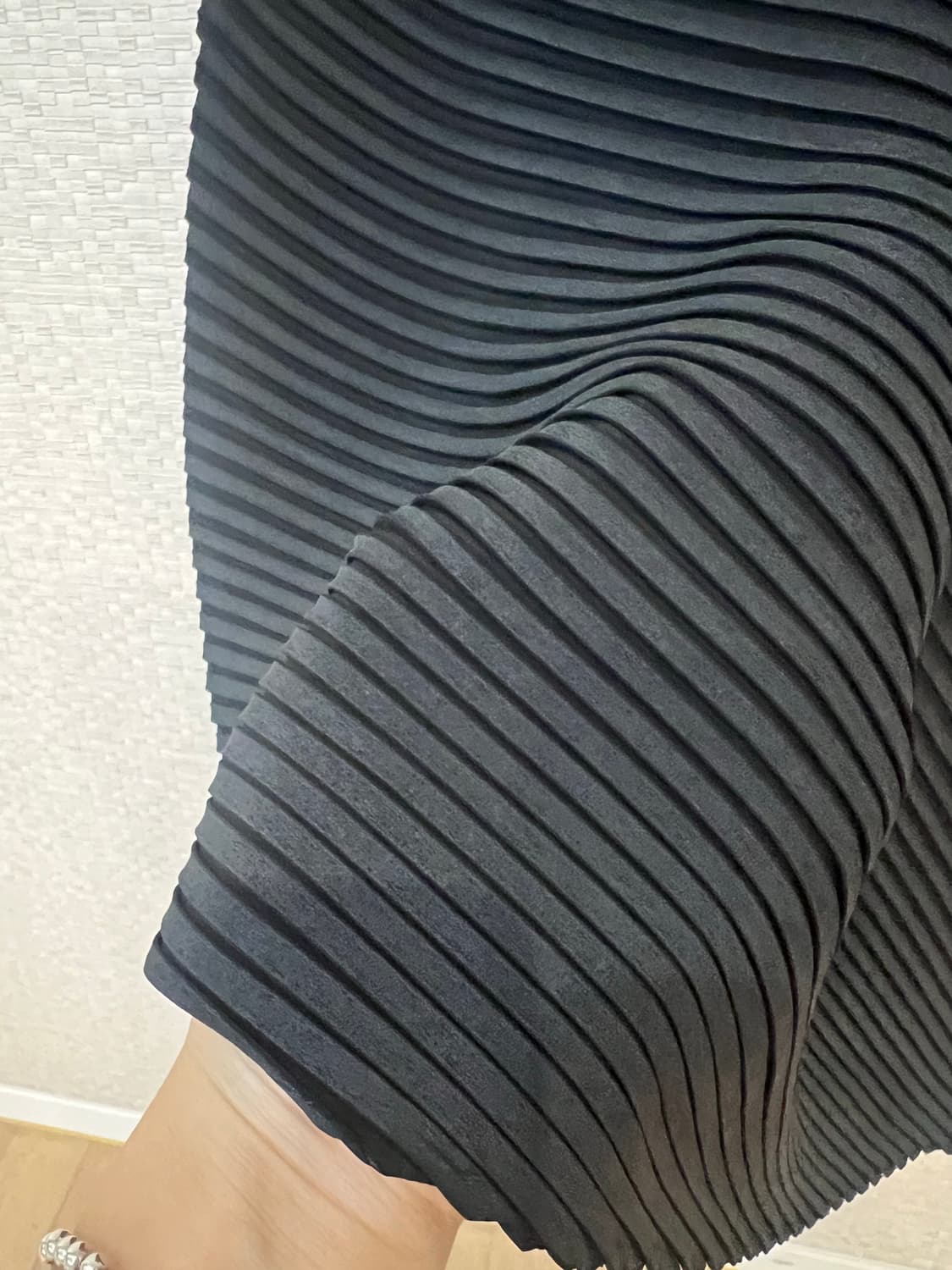 이세이미야케 플래스터 스커트 블랙 상품이미지4
