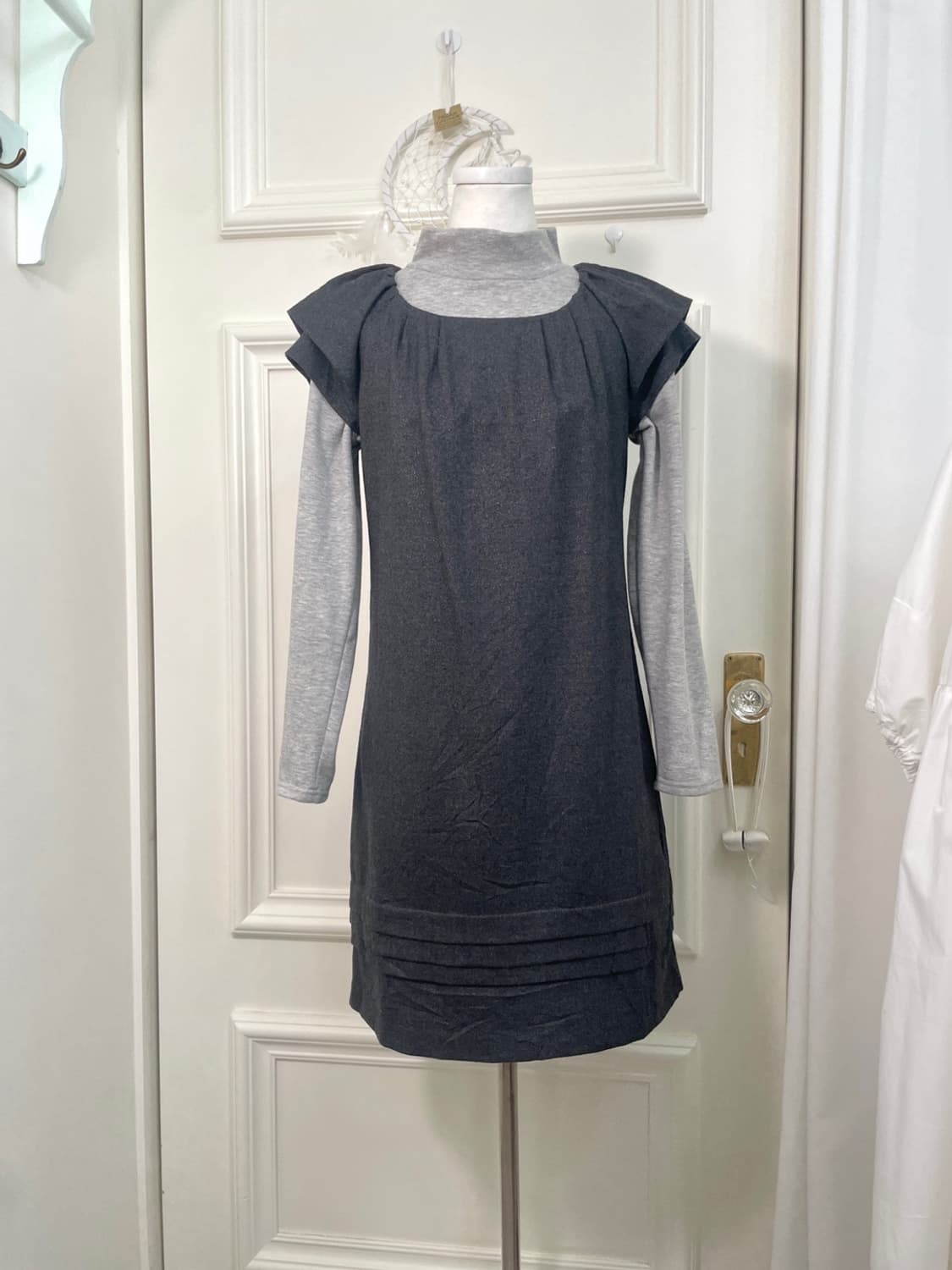 charcoal layered shirring puff sleeve wo 상품이미지1