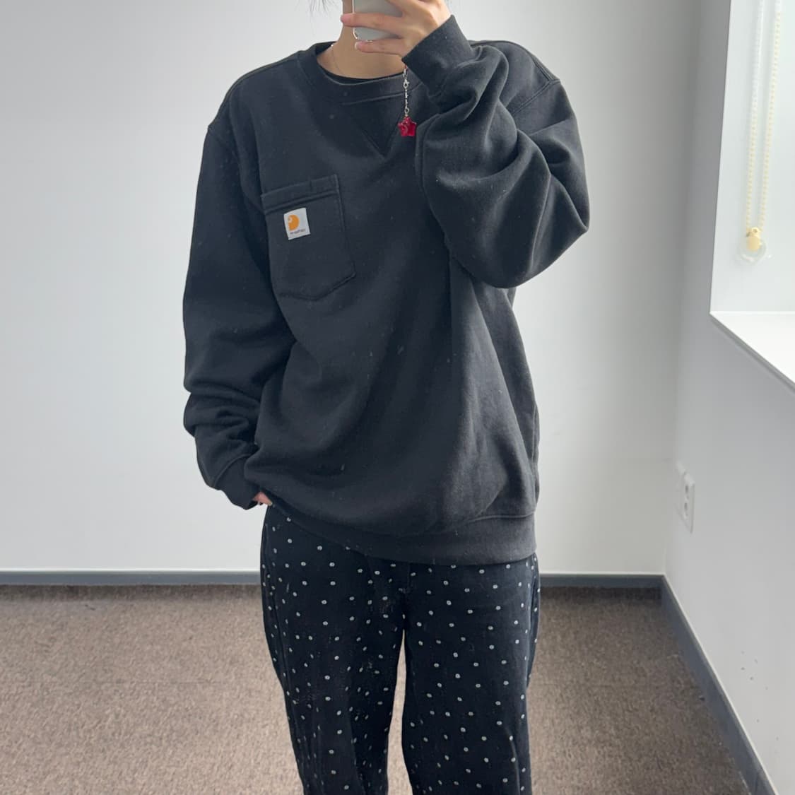 Carhartt 칼하트 포켓 블랙 맨투맨 상품이미지1