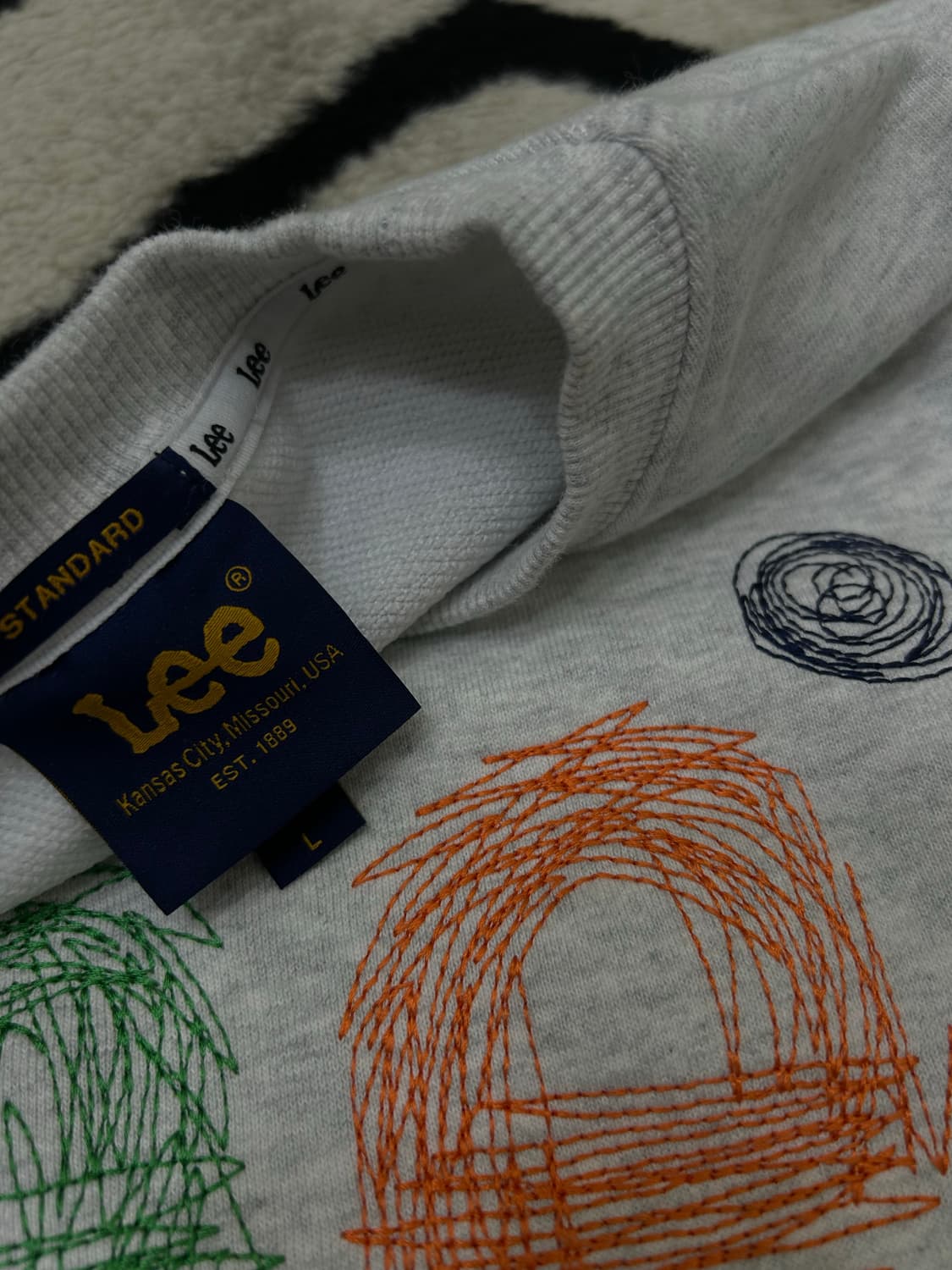 [L]Lee 스티치 로고 맨투맨/라이트그레이 상품이미지5