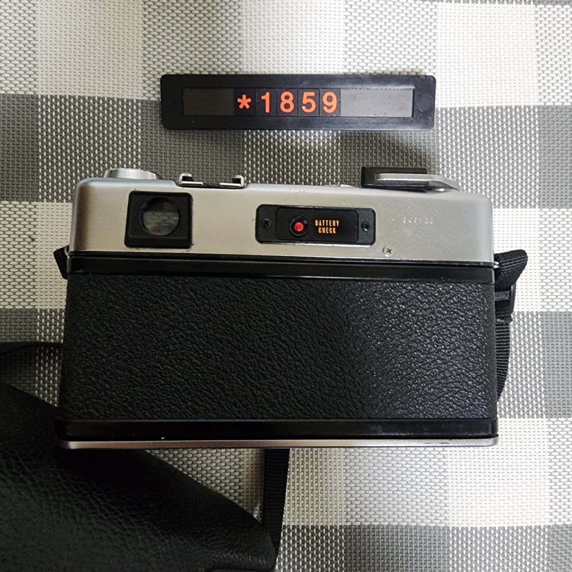 야시카 일렉트로 35 gsn 필름카메라 실버바디 케이스포함 상품이미지3