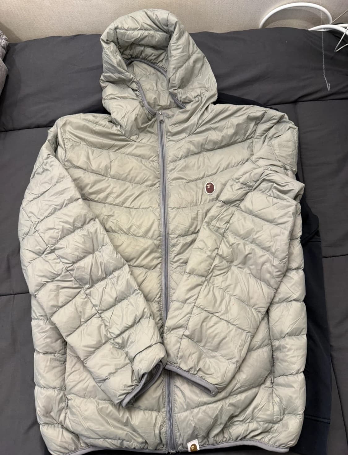 베이프 경량패딩 그레이M 상품이미지1