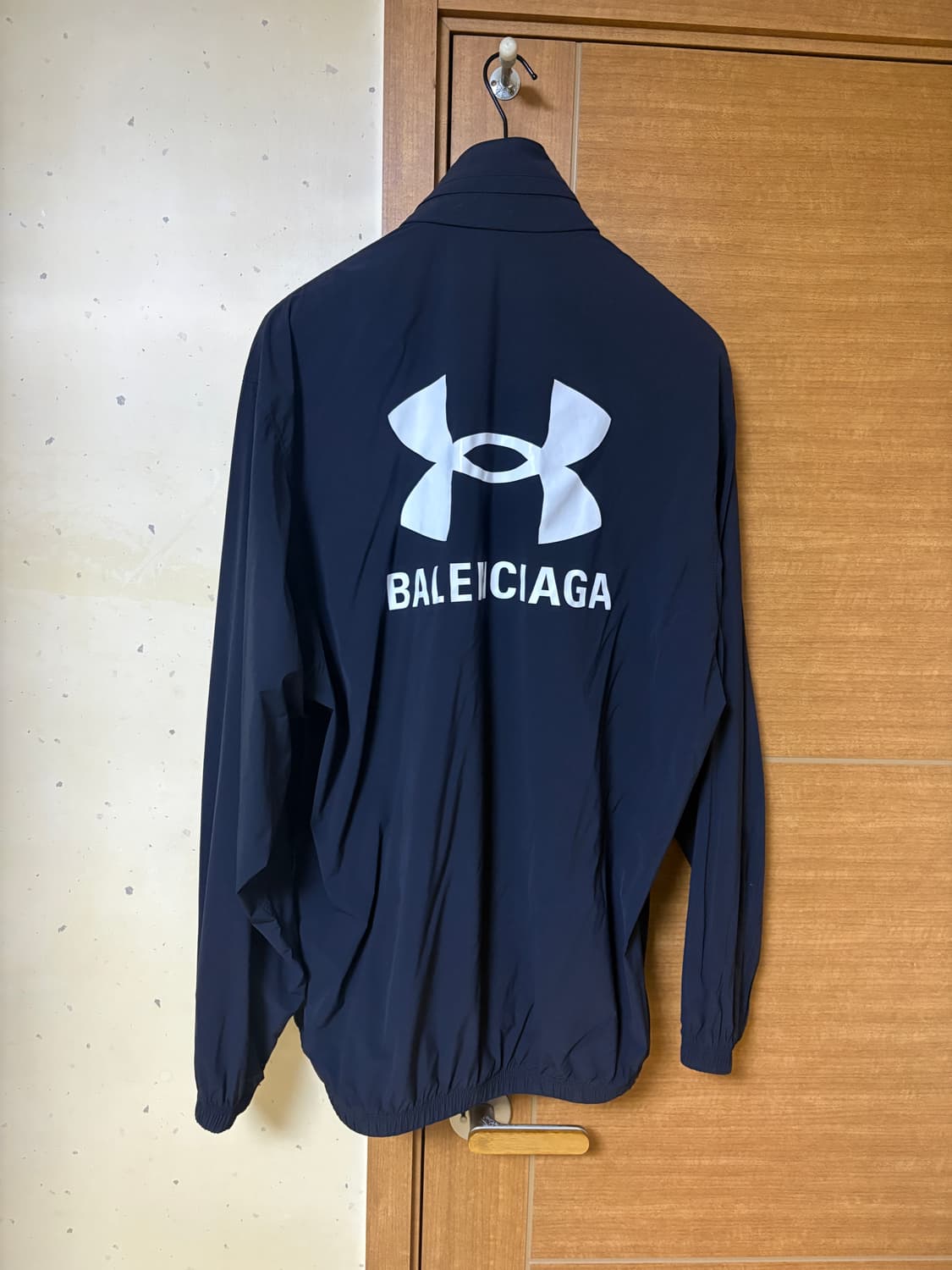 발렌시아가 언더아머 윈드브레이커 자켓 상품이미지2