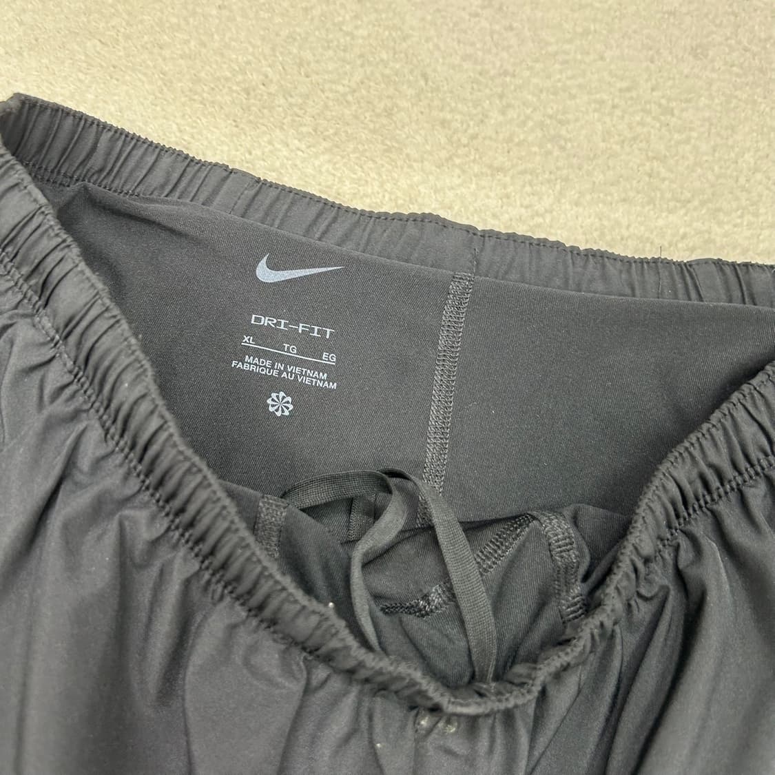 Nike black running shorts 상품이미지6