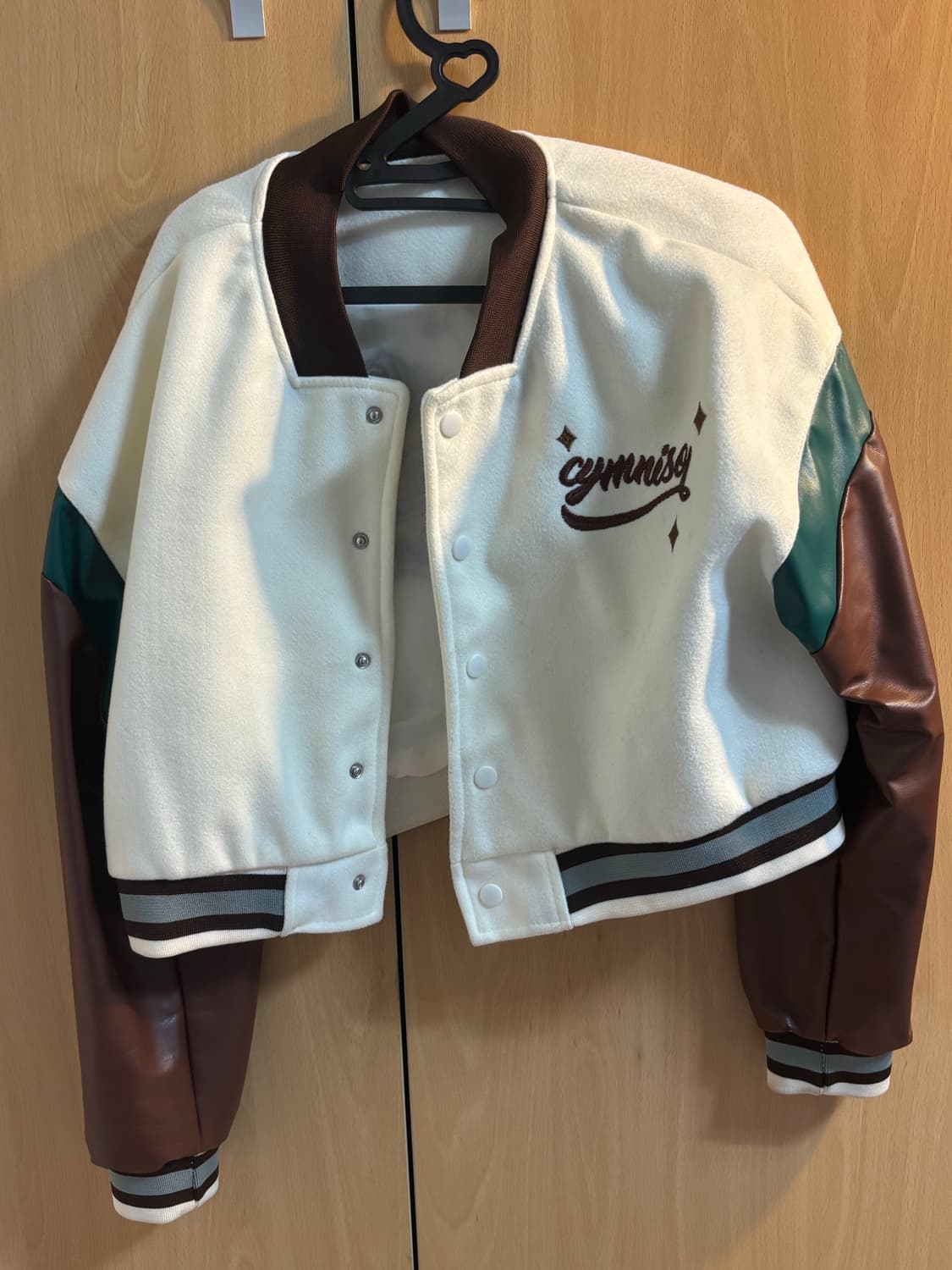 레더 크롭 야구점퍼 상품이미지1