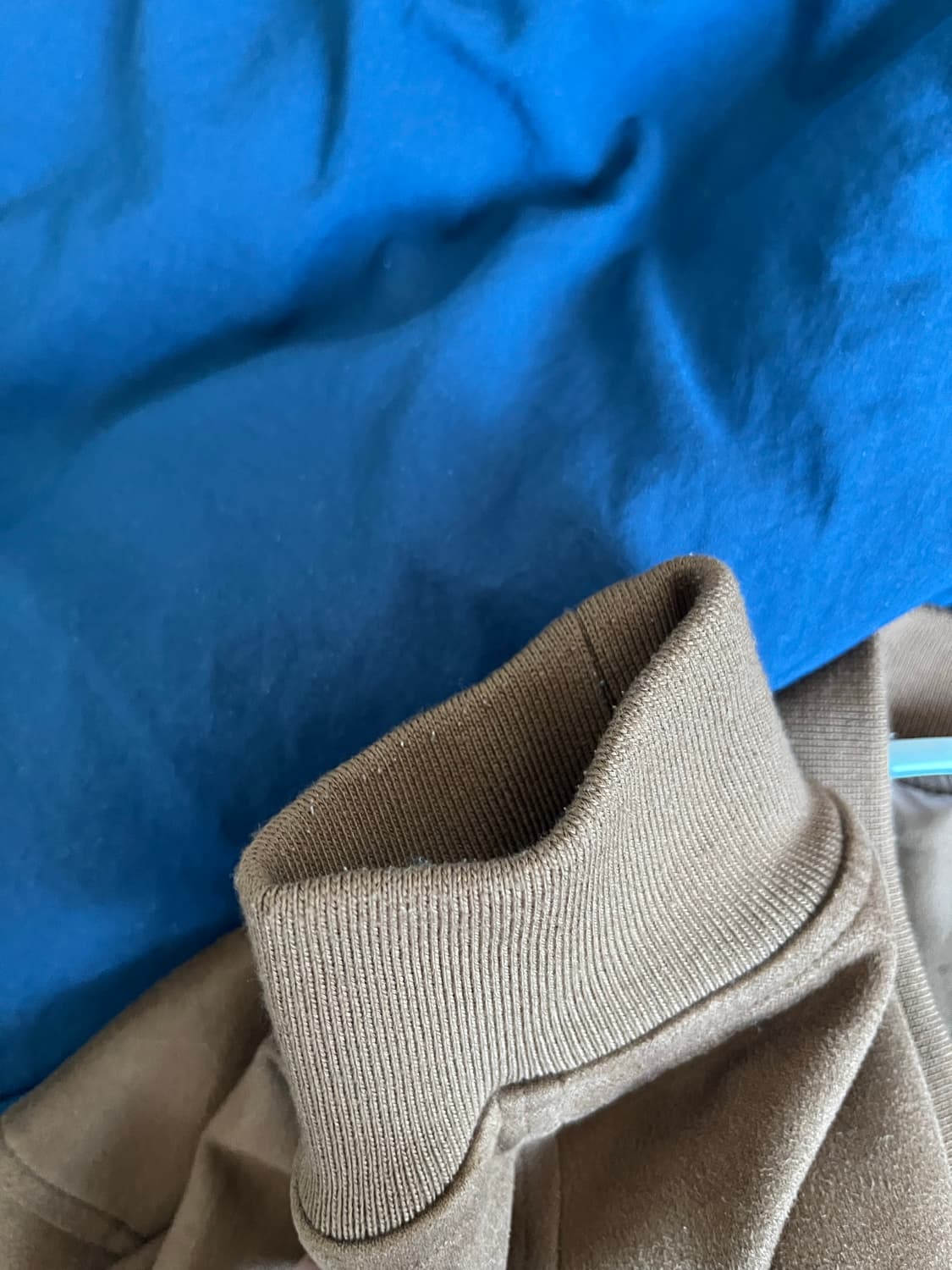 자라 Faux Suede Bomber Jacket 상품이미지4