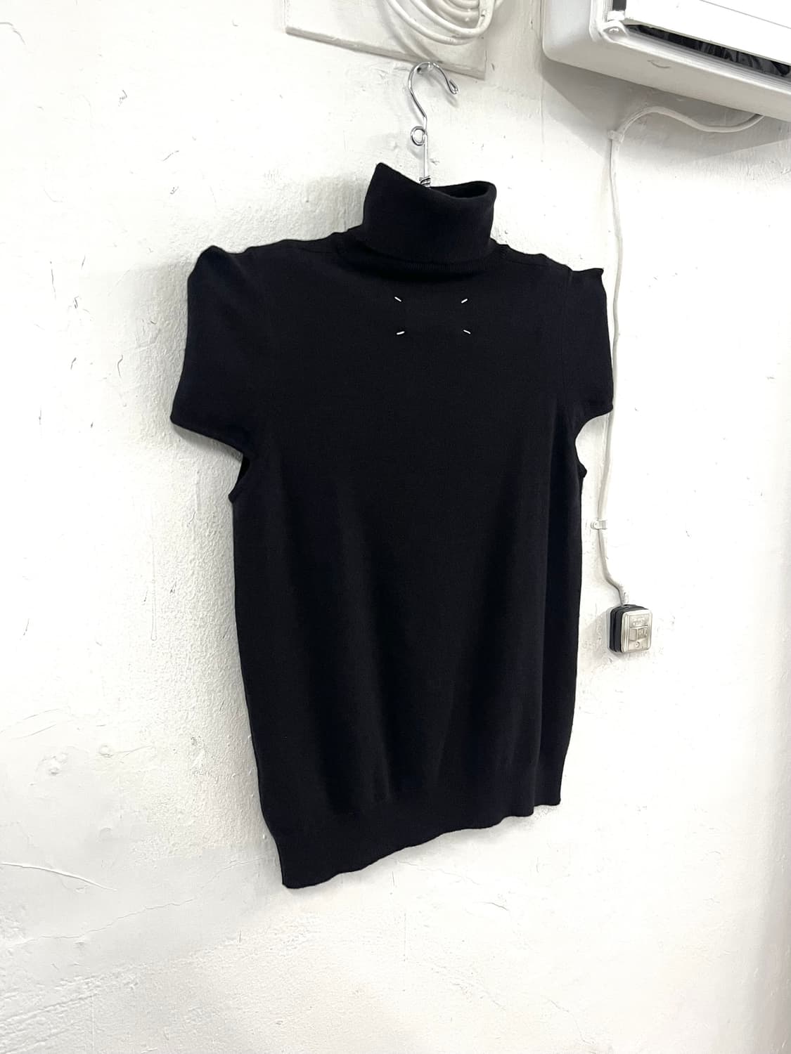 마틴 마르지엘라 2008FW 컬렉션 아카이브 파워 숄더 폴라 니트 상품이미지3