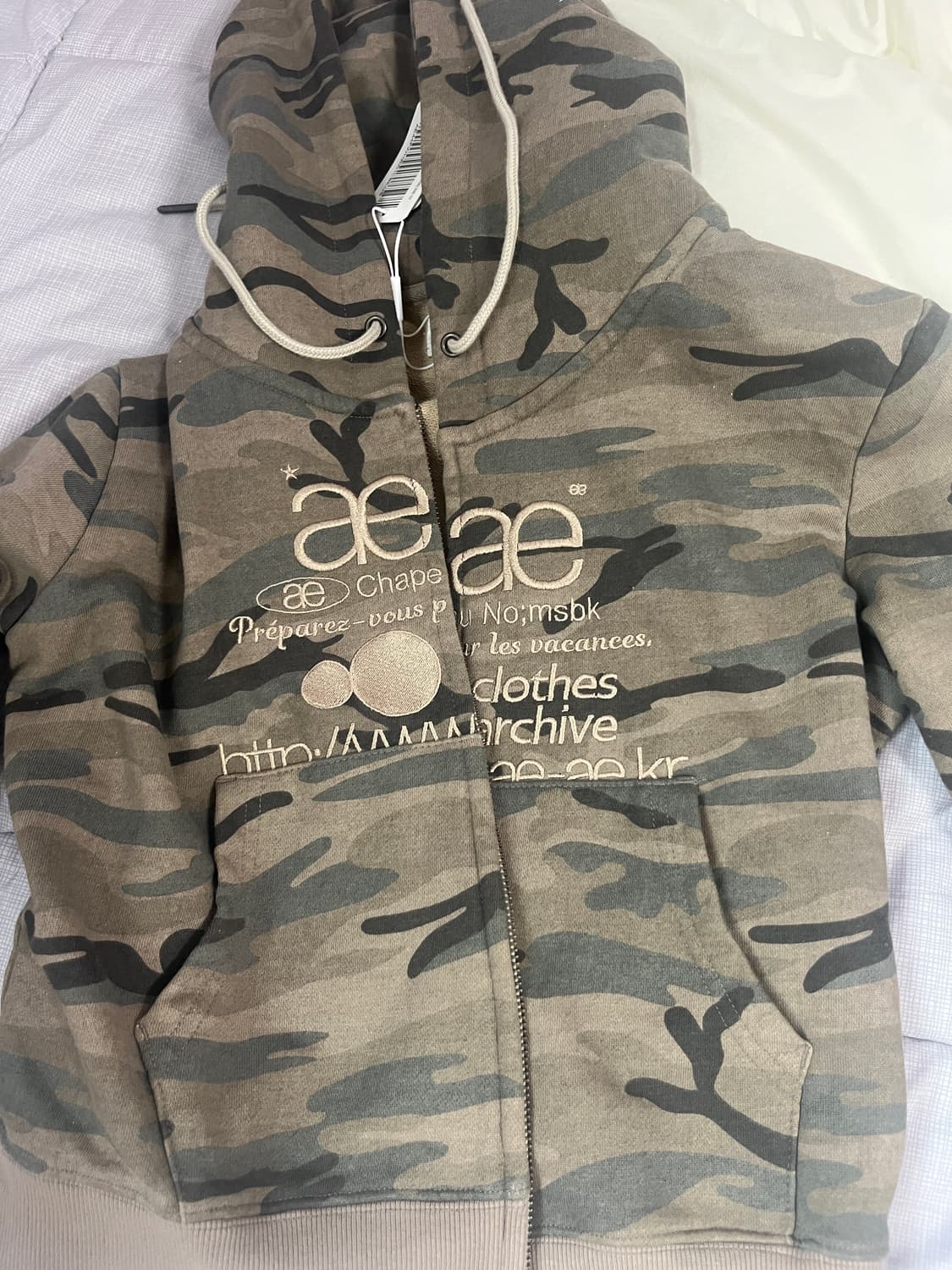 aeae 카모 후드집업 WEB LOGO CROP HOOD ZIP UP 상품이미지2