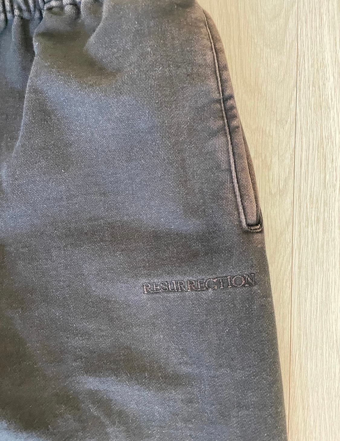 리저렉션 조거 팬츠 초창기 상품이미지1