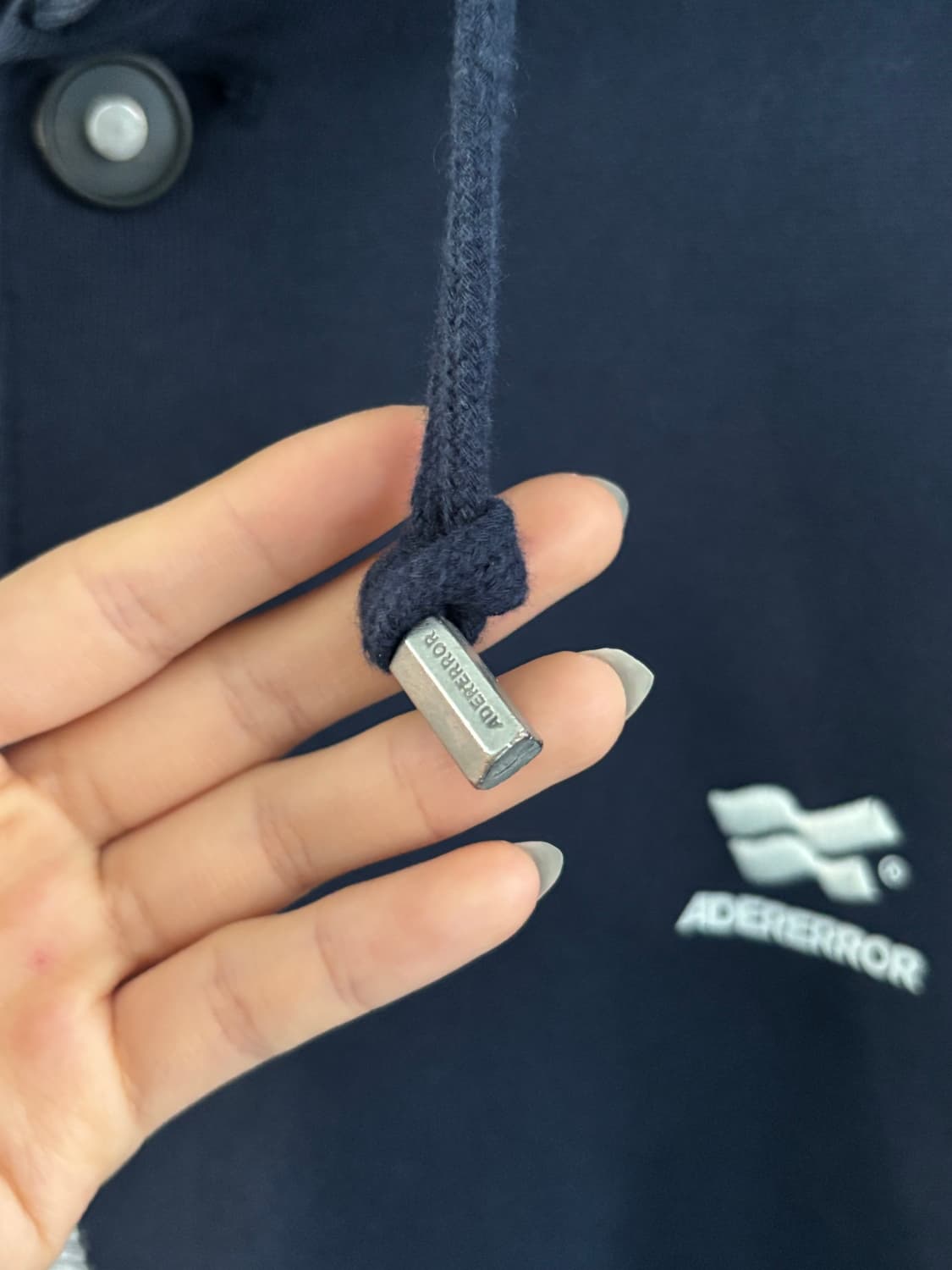 ADERERROR 아더에러 테이텀 로고 점퍼 네이비 자켓 상품이미지7