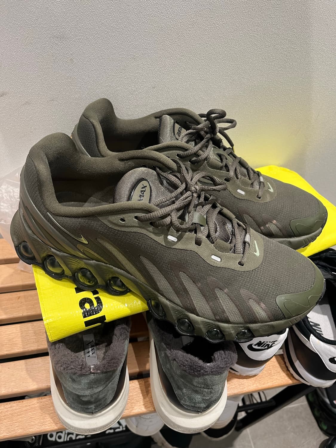 나이키 DN8 카키 상품이미지1