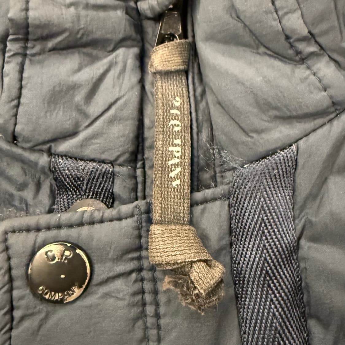 [정품/100]  CP 컴퍼니 네이비 패딩 조끼 b16 상품이미지6