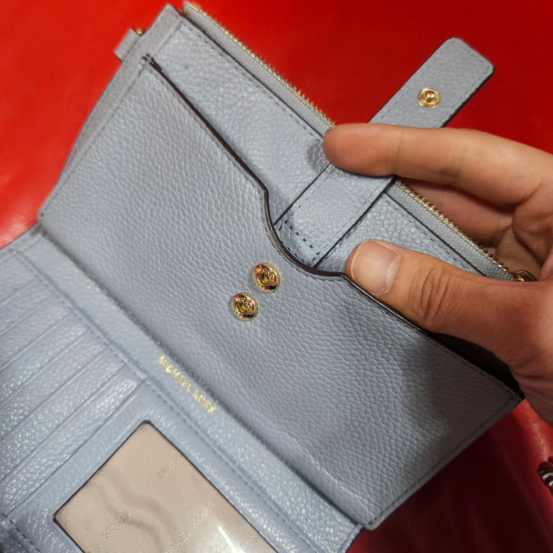 마이클코어스 미니 클러치 지갑
18.5 x 11size 상품이미지10