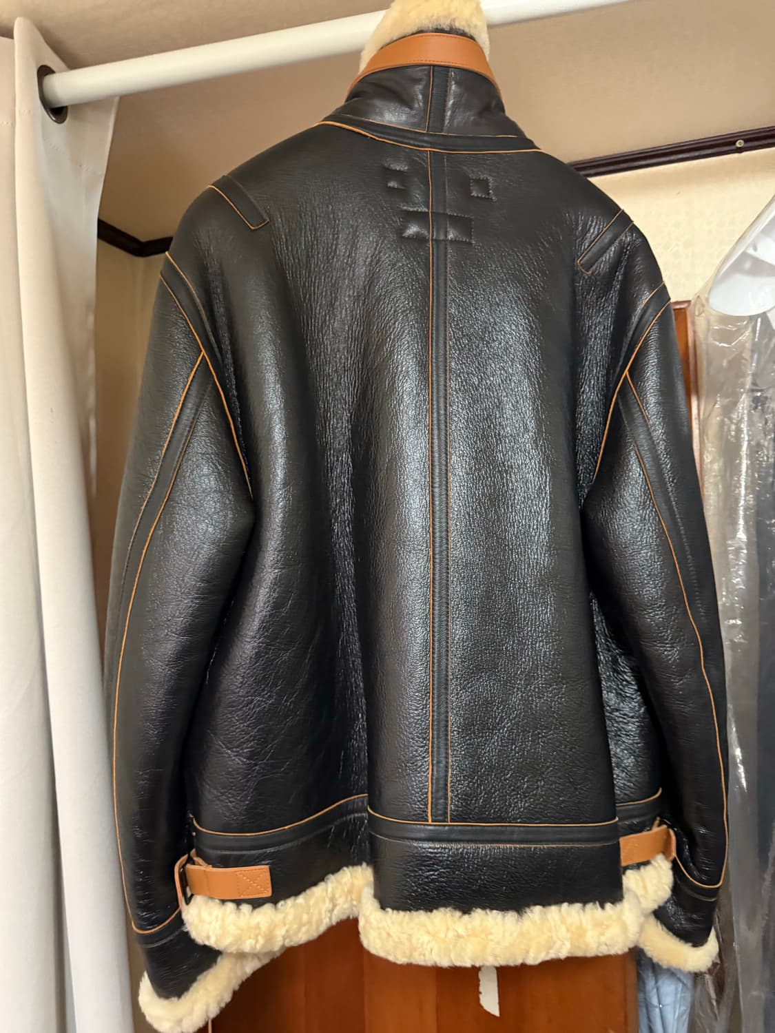 이스트로그 무스탕 L사이즈 팝니다 상품이미지2