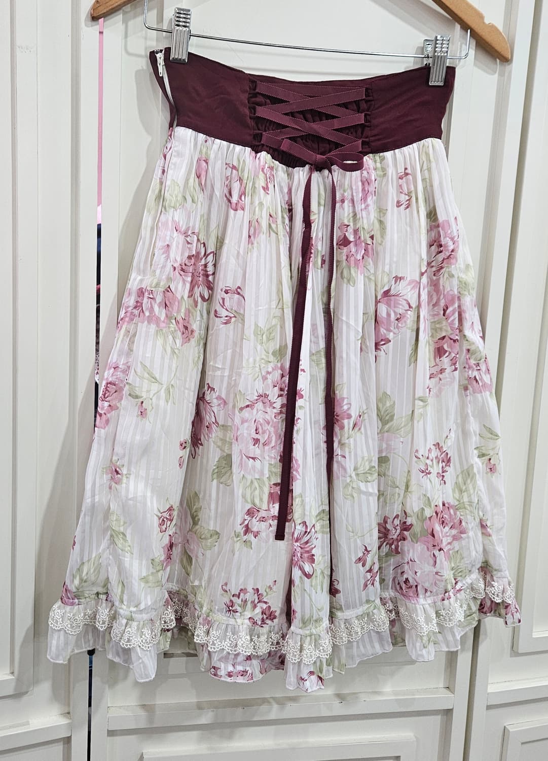 엑시즈팜(axes femme) 앤틱 쉐비 와인핑크 로즈 레이스 스커트 상품이미지2