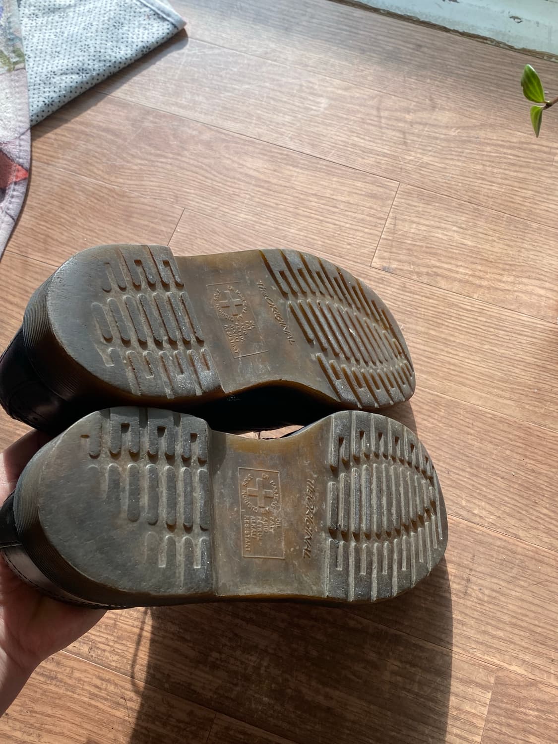 닥터마틴 윙팁 검정 상품이미지4