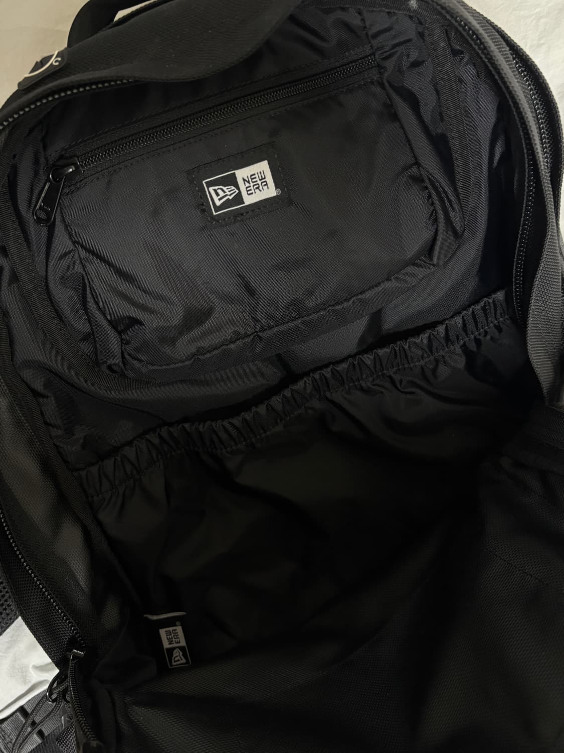 뉴에라 백팩 판매합니다 상품이미지6