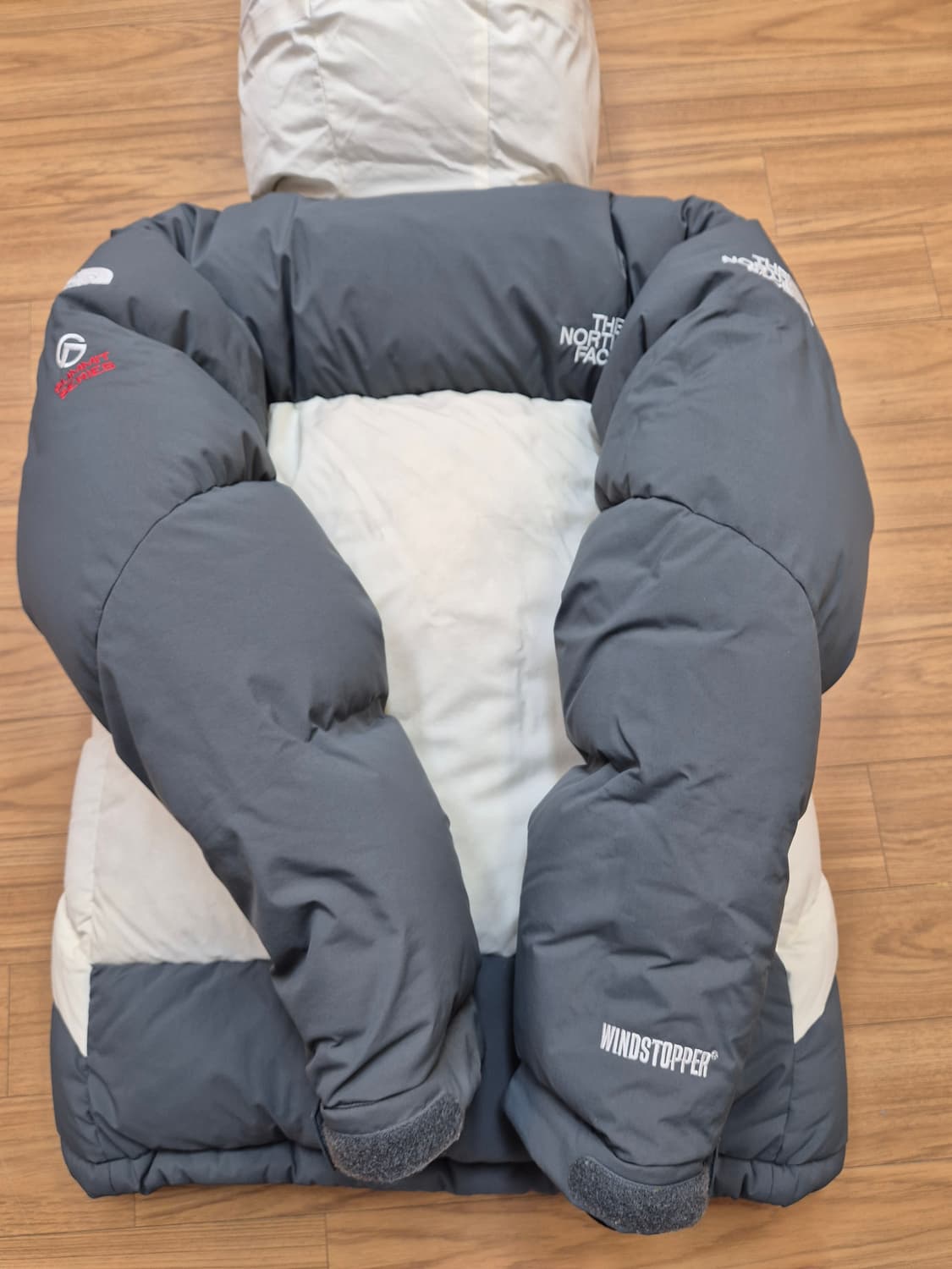 노스페이스 써미트 시리즈 패딩 95사이즈 판매합니다. 윈드스타퍼 기능이  상품이미지3