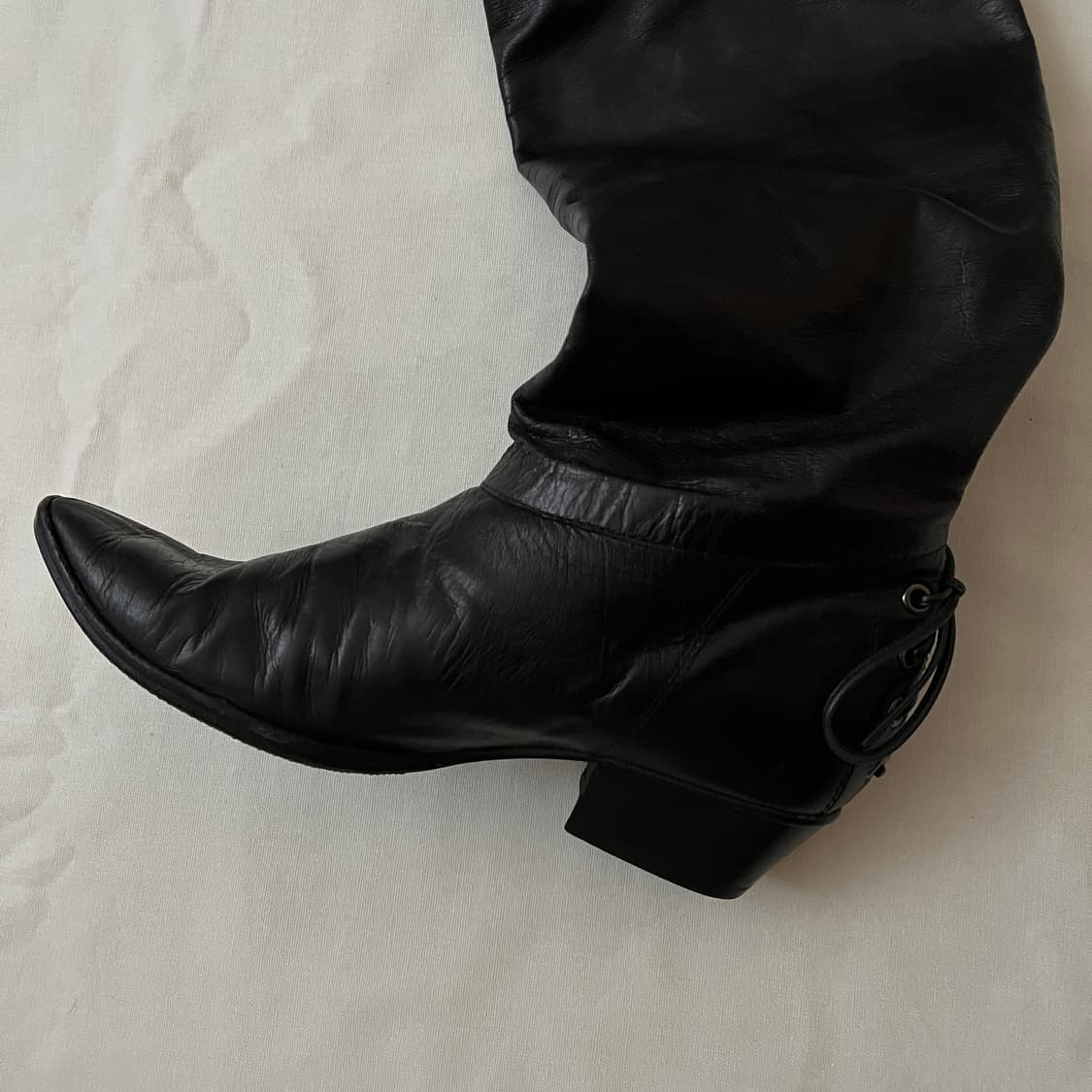 츠모리치사토 백 레이스업 슬라우치 부츠 상품이미지6