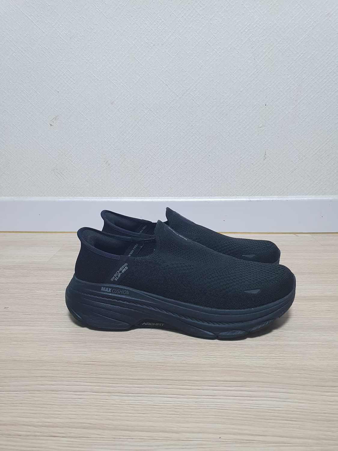 스케쳐스 맥스쿠셔닝 슬립온 265 상품이미지1