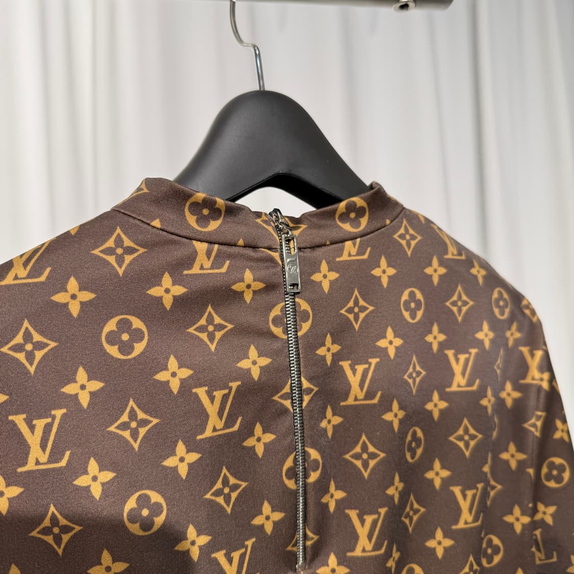 [정품] 루이비통 버질아블로 모노그램 저지 핏 드레스 XS사이즈 상품이미지4