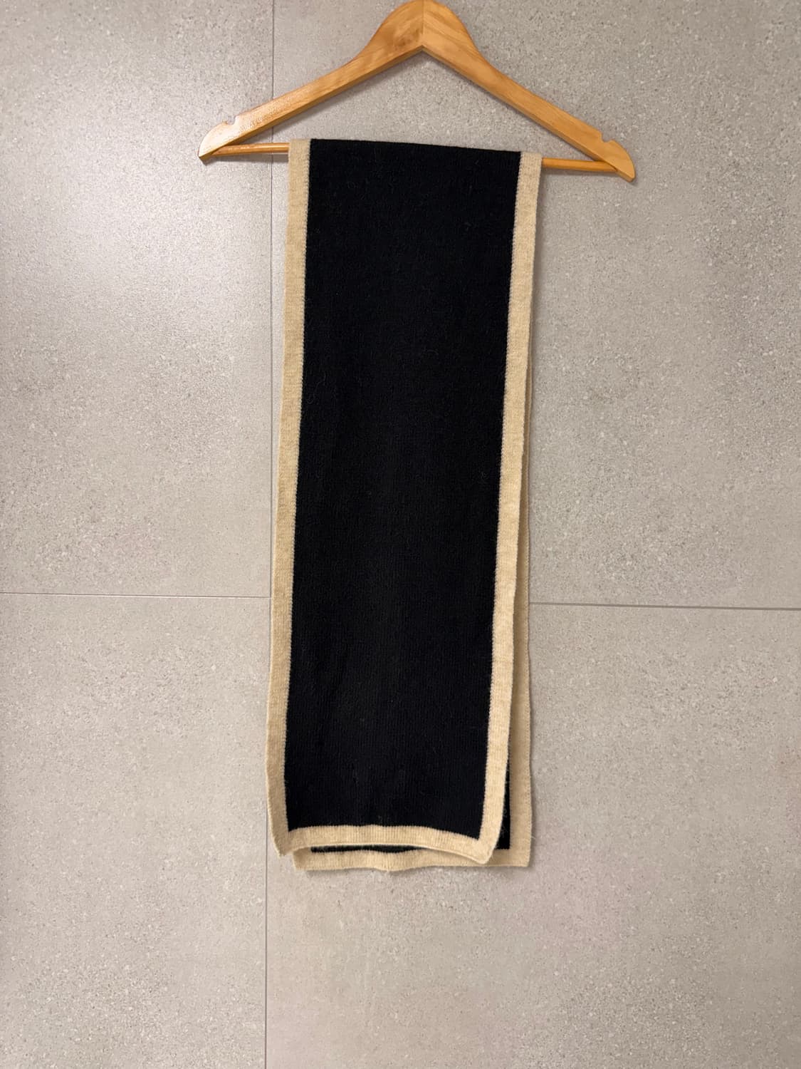 블랙앤아이보리 머플러 새상품 상품이미지1