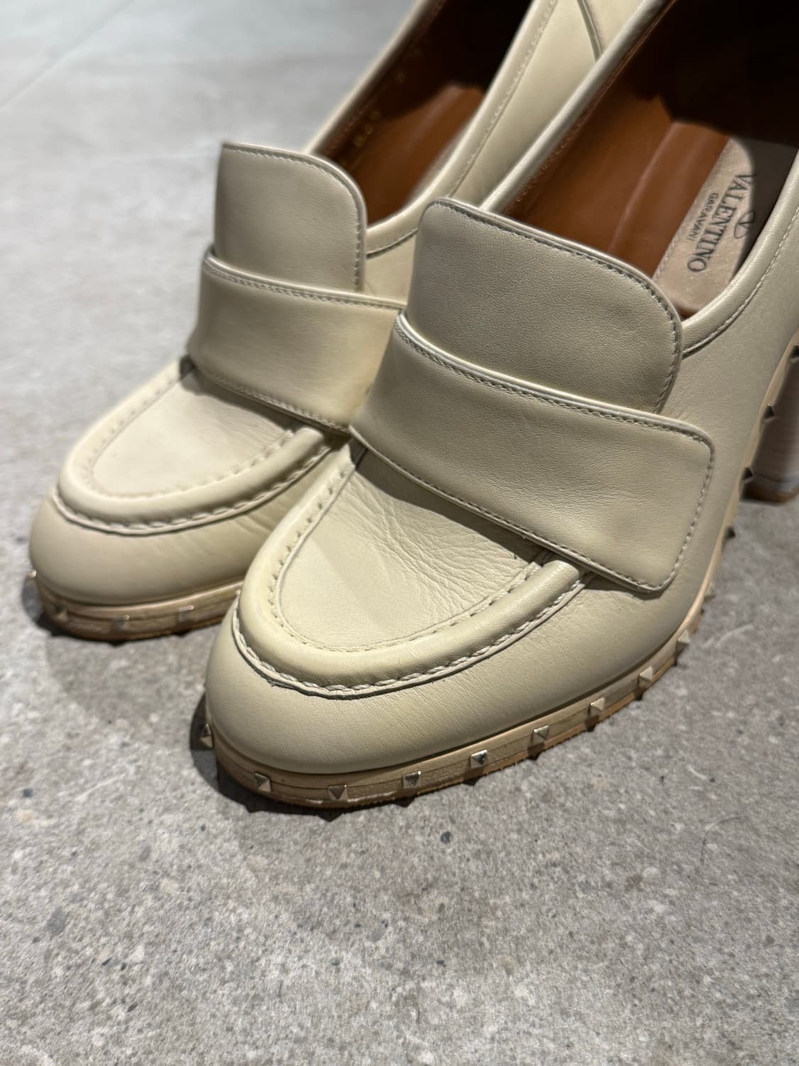 발렌티노 락스터드 로퍼 힐 37 상품이미지5