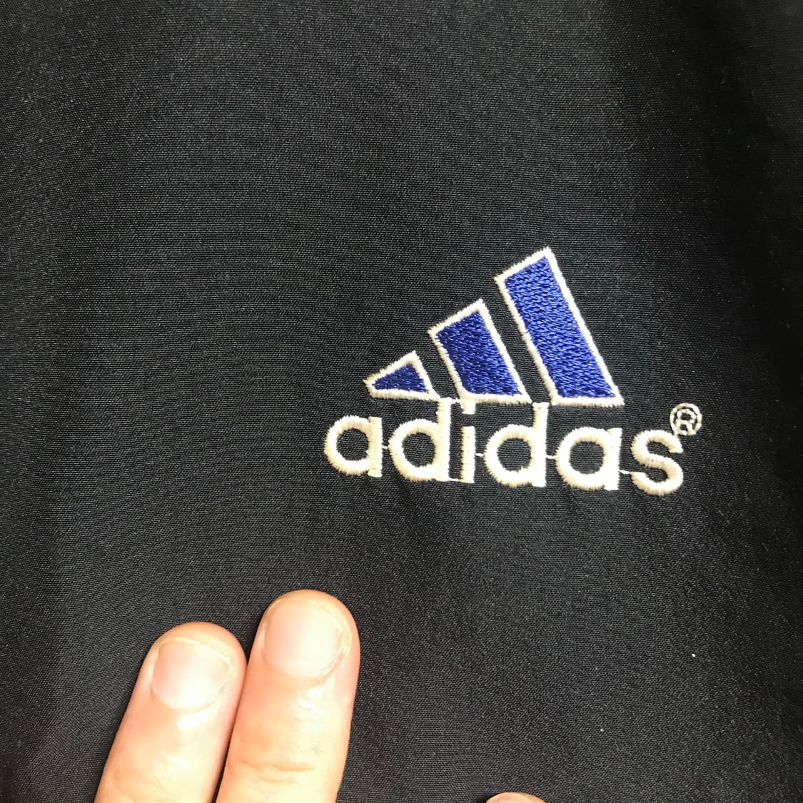 아디다스 00s 유니크 파랑로고 바람막이 상품이미지3