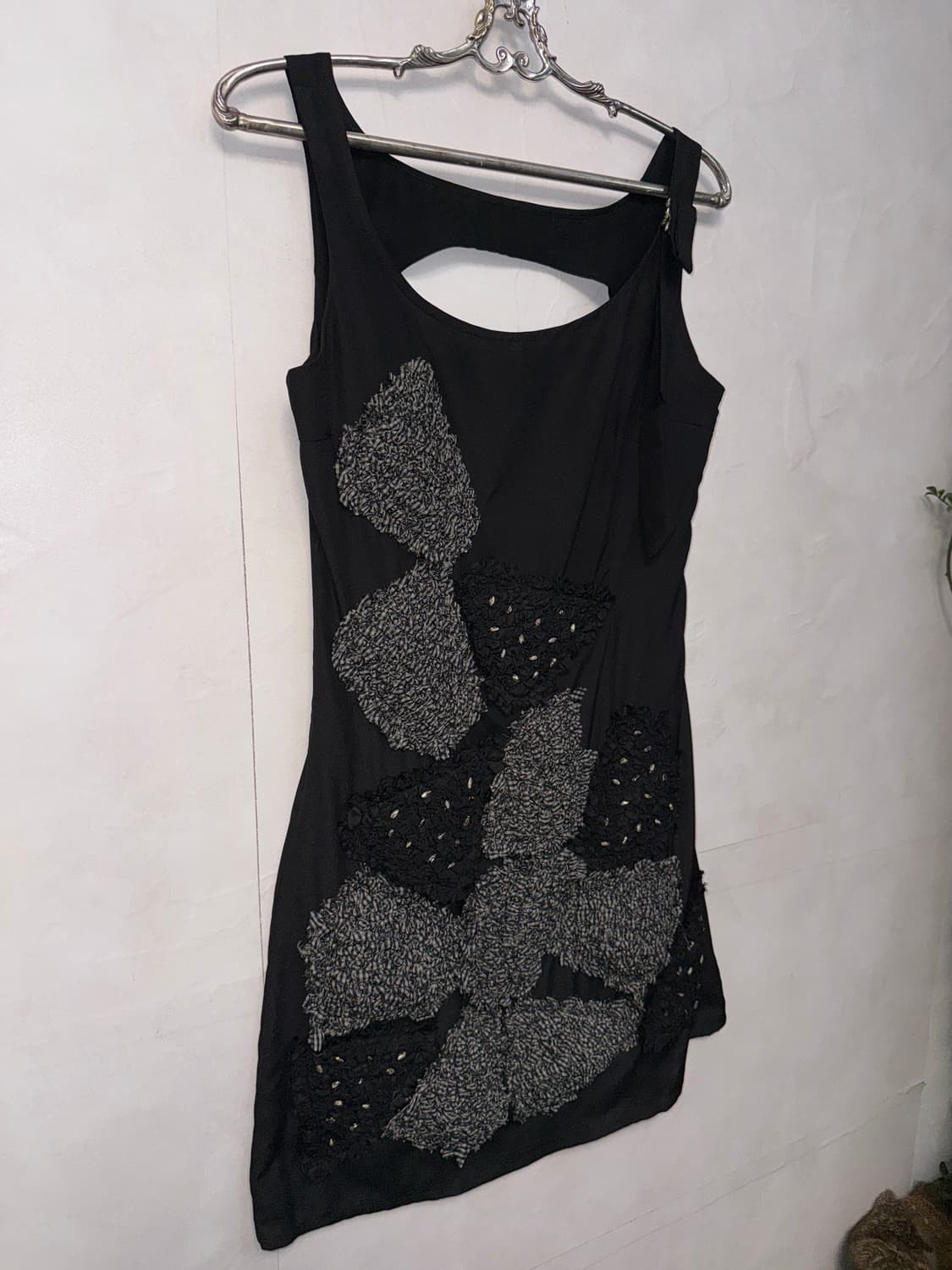 Black pleats flower back slit silk ops 상품이미지3