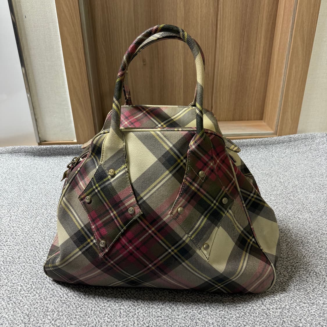 비비안웨스트우드 체크 토트백 라지 상품이미지1