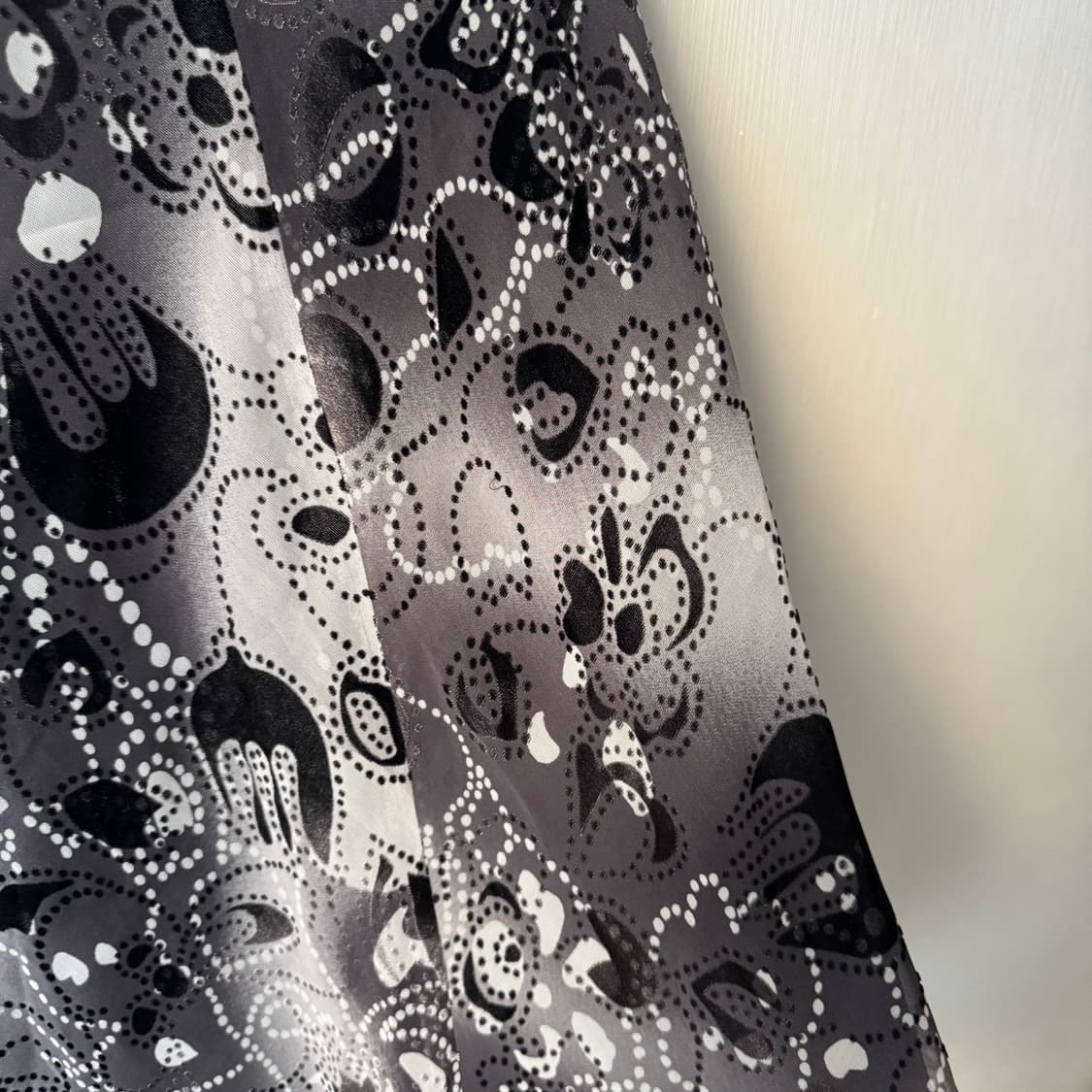 오리엔탈 페어리 페이즐리 벨벳포인트 무채색 롱스커트 치마 락시크 펑크 상품이미지2