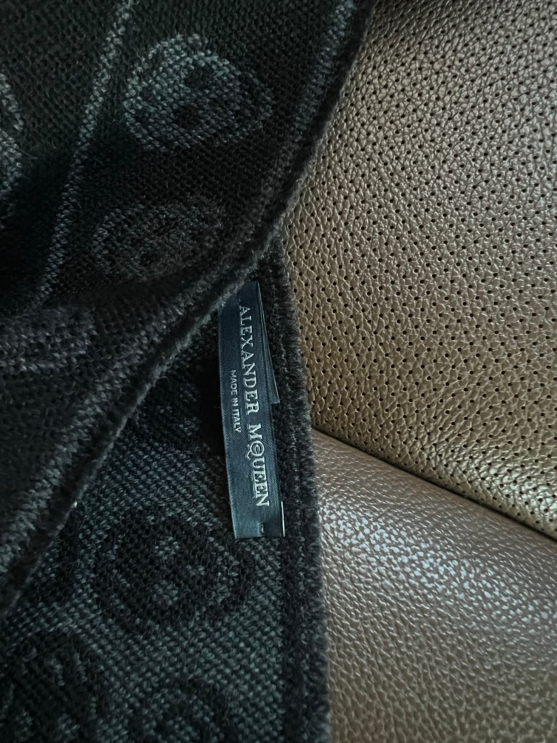 알렉산더맥퀸 스컬 머플러 상품이미지2