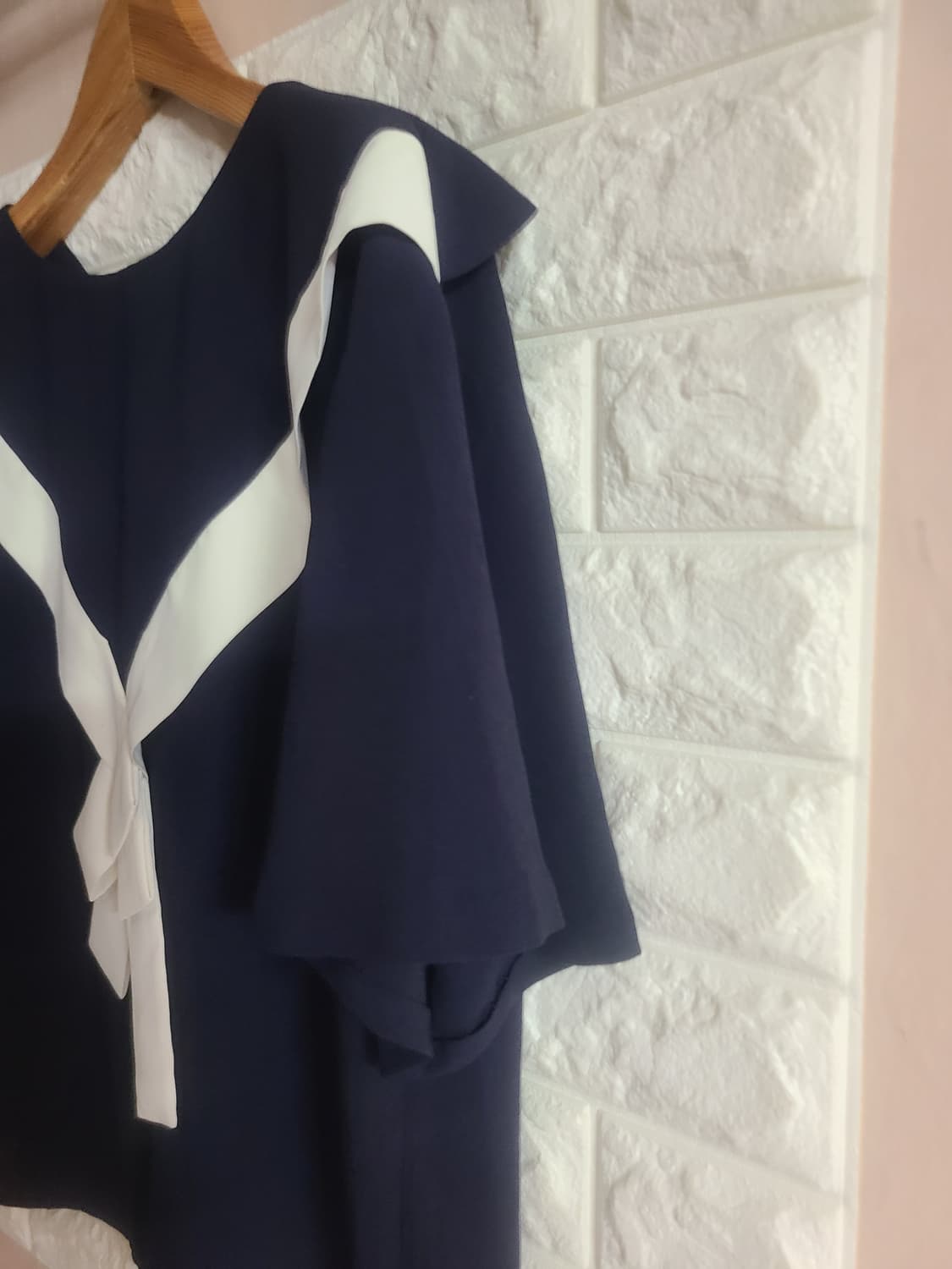 박신혜 럭키슈에뜨 네이비 리본 블라우스 상품이미지2