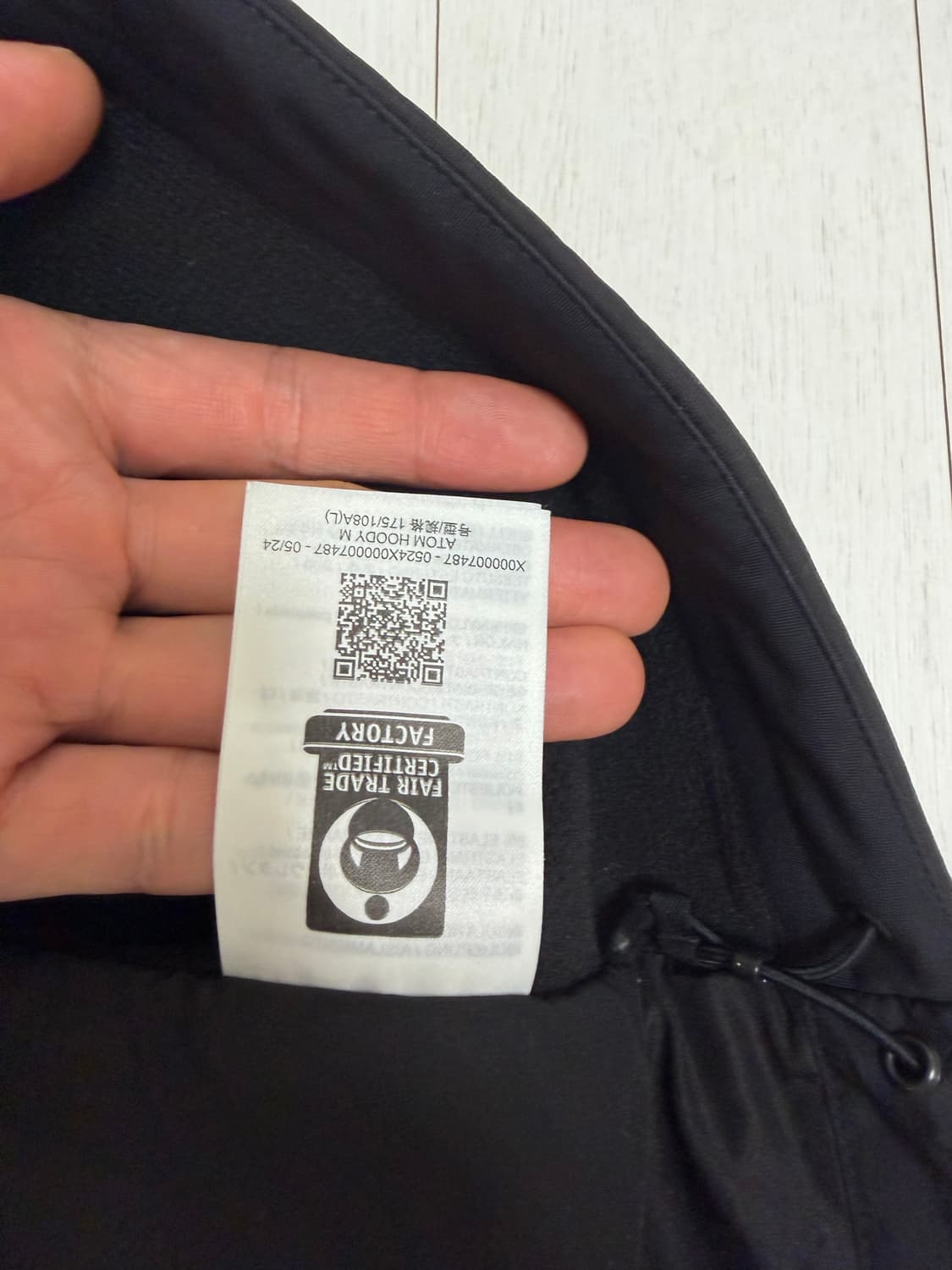 아크테릭스 아톰 후디 L 사이즈  상태 9.8/10  사진찍고 절대안입습 상품이미지6