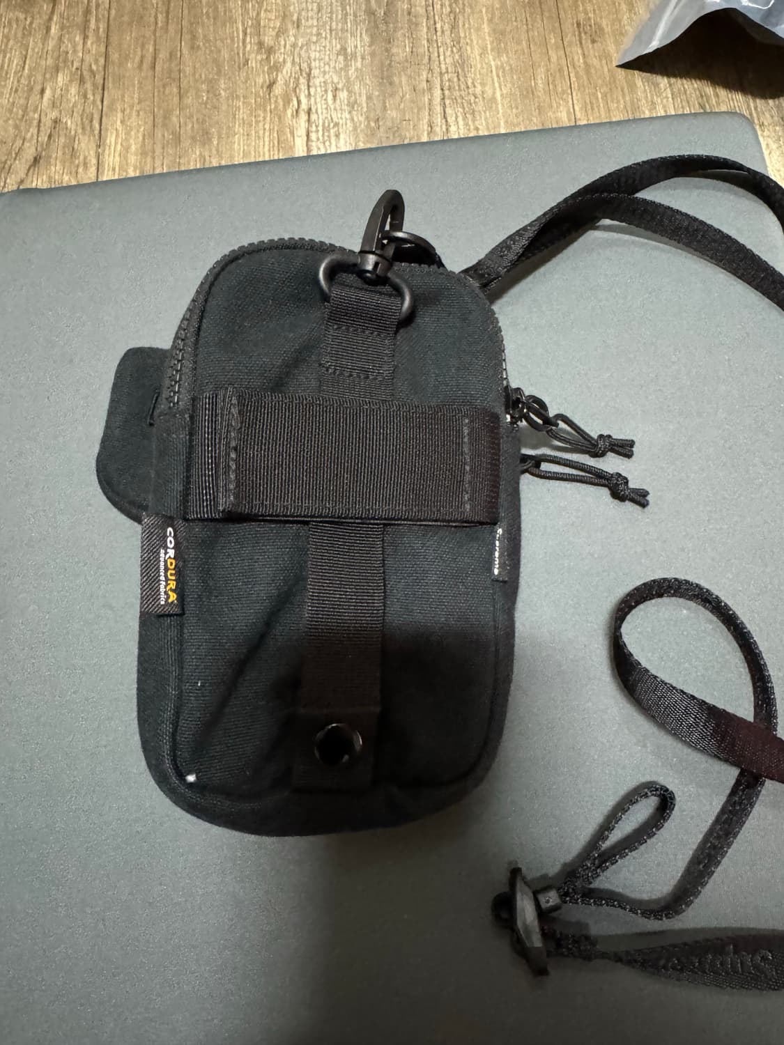 슈프림 카메라 백 + 미니 파우치 블랙 - 25SS 상품이미지3