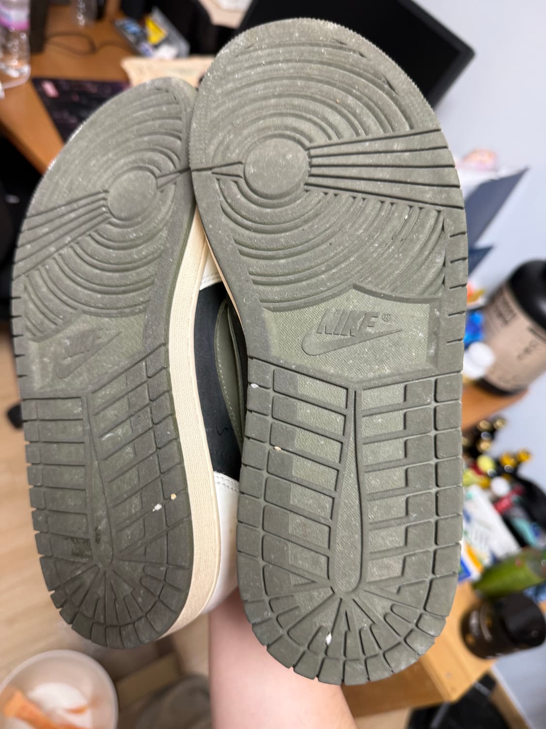 나이키 조던 스캇 올리브 275 상품이미지3