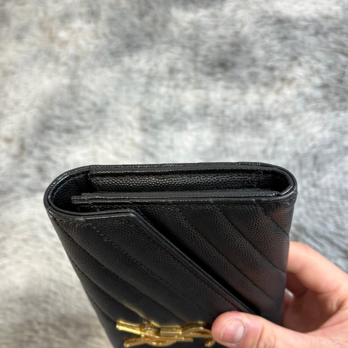 입생로랑 마틀라세 장지갑 금장 캐비어 상품이미지3