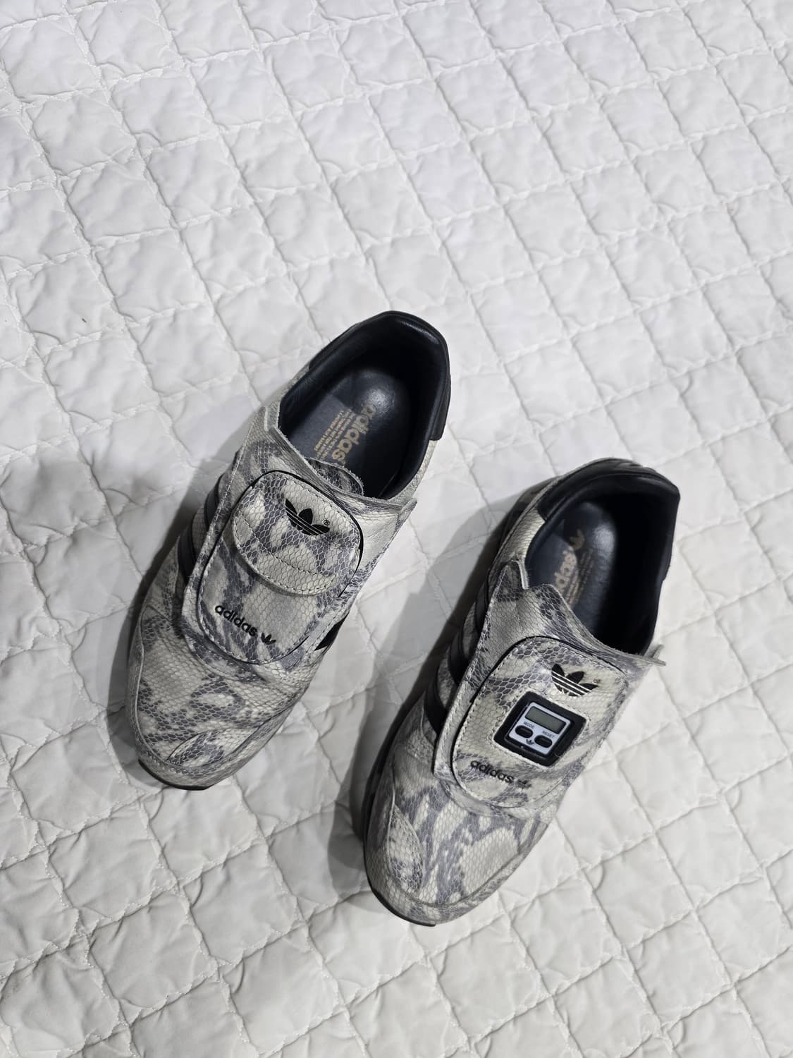 아디다스 스네이크 패턴 운동화 상품이미지1