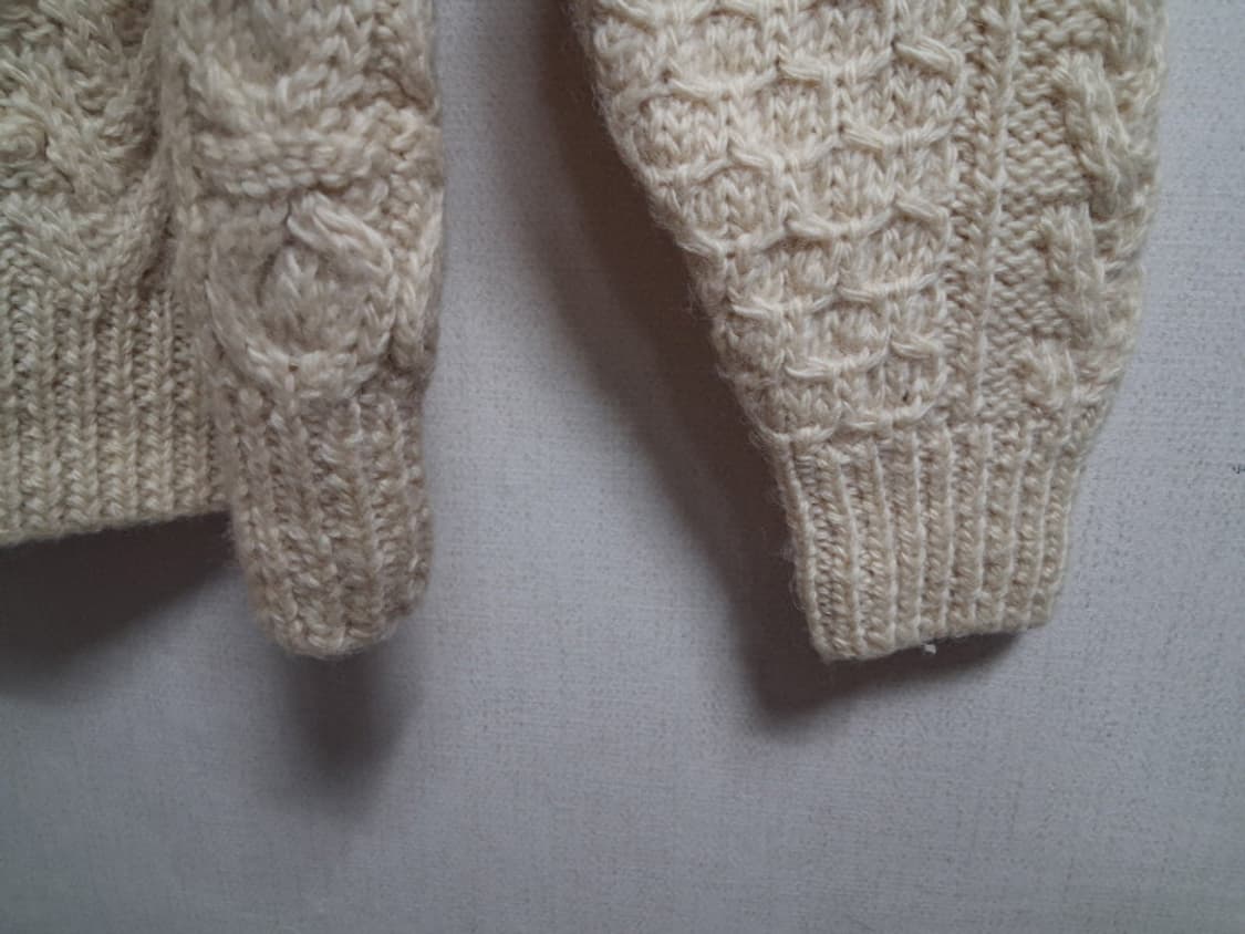 Royal Lion 아이보리 흰둥이 꽈배기스웨트 남성 100 방울이폼폼  상품이미지5