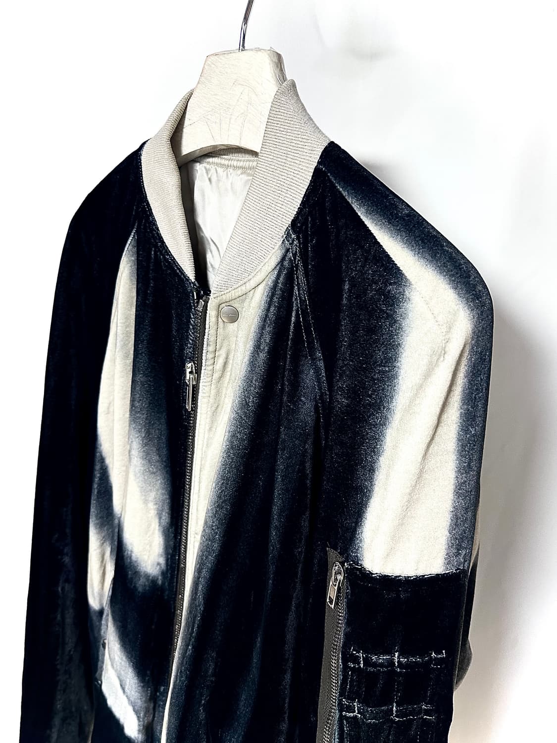 Rick Owens “Velvet Bomber Fog Wash 자켓 상품이미지2