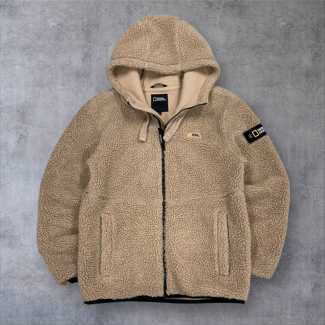 내셔널 지오그래픽 베이지 컬러 스몰 로고 와펜 쉐르파 자켓 상품이미지1