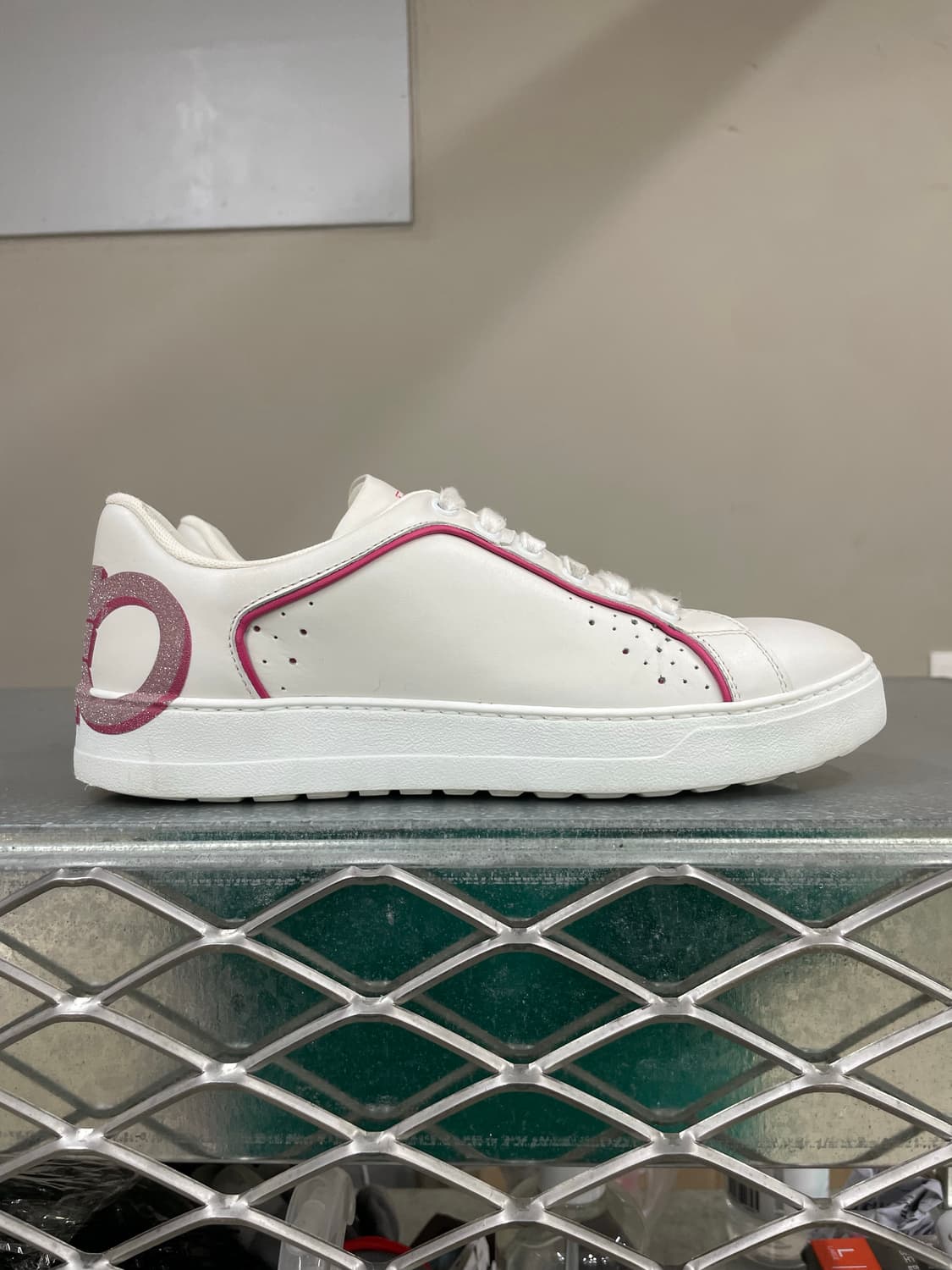 페레가모 맨해튼 간치니 프린트 스니커즈 7.5 상품이미지4