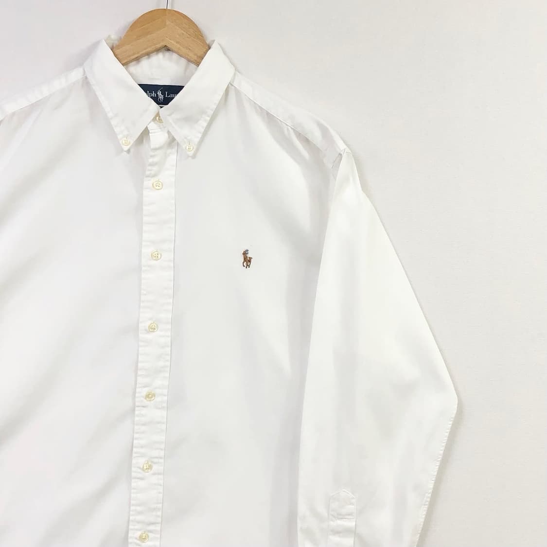 105 폴로 새상품급 화이트 셔츠 상품이미지1