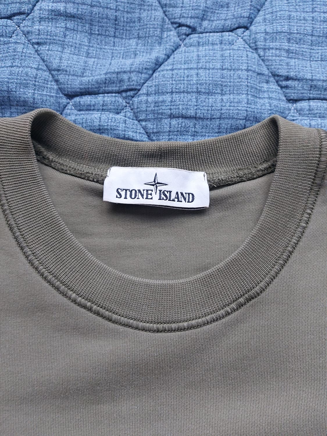 (택포)스톤아일랜드 맨투맨 카키색 M사이즈 상품이미지3