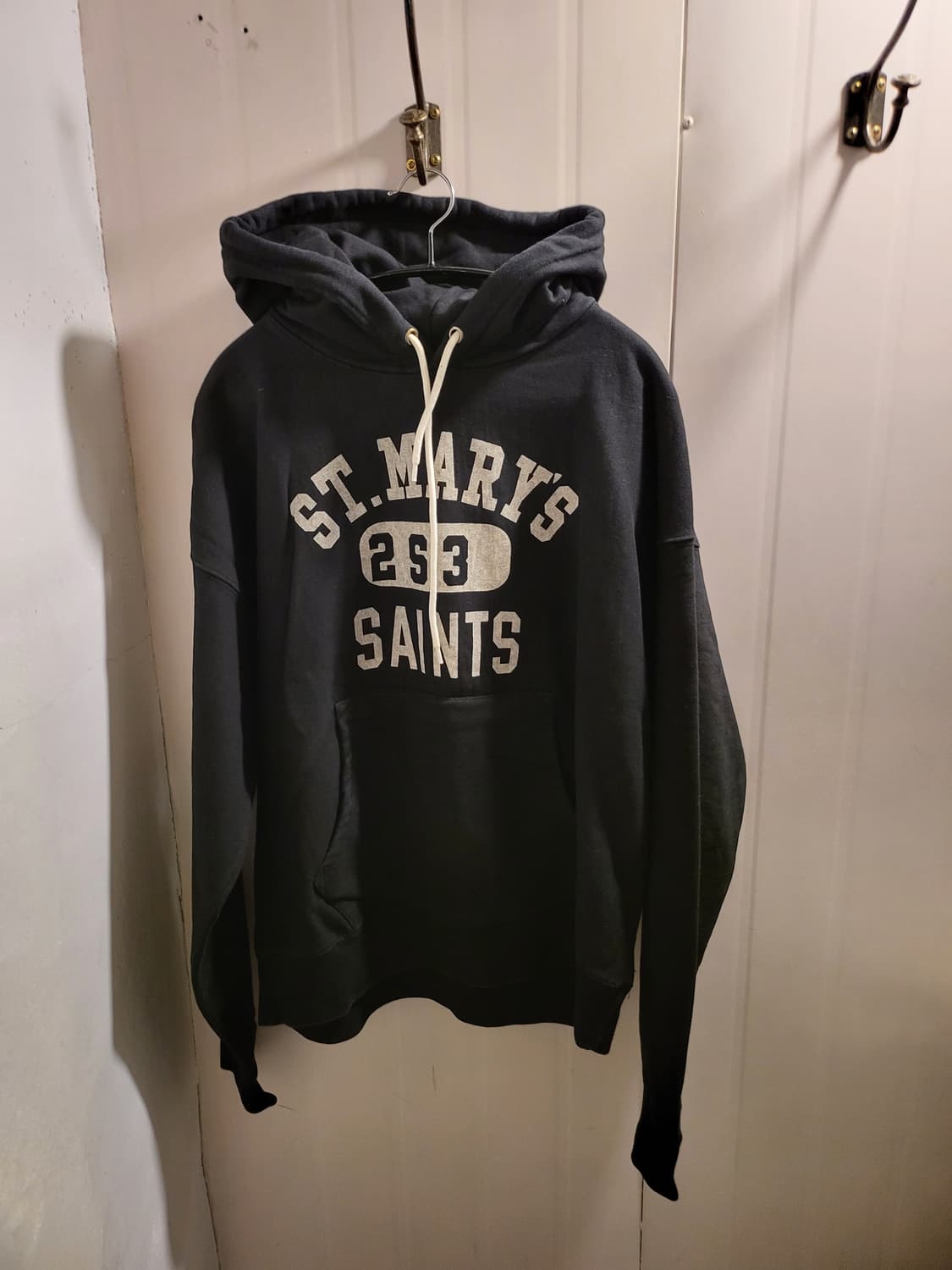 아웃스탠딩 후드티 상품이미지1