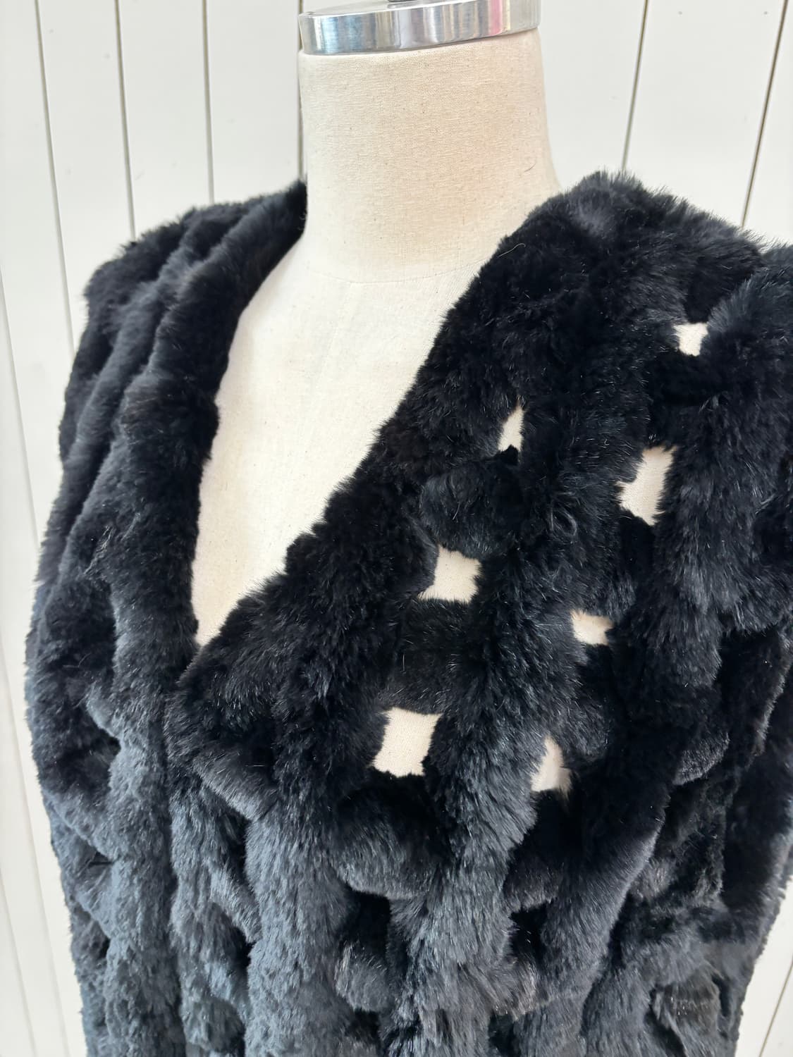 니팅 블랙 래빗 베스트 상품이미지5