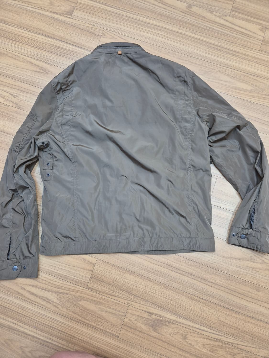 Massimo Dutti 카키색 자켓 XL 사이즈입니다. 넉넉한 핏으로  상품이미지2