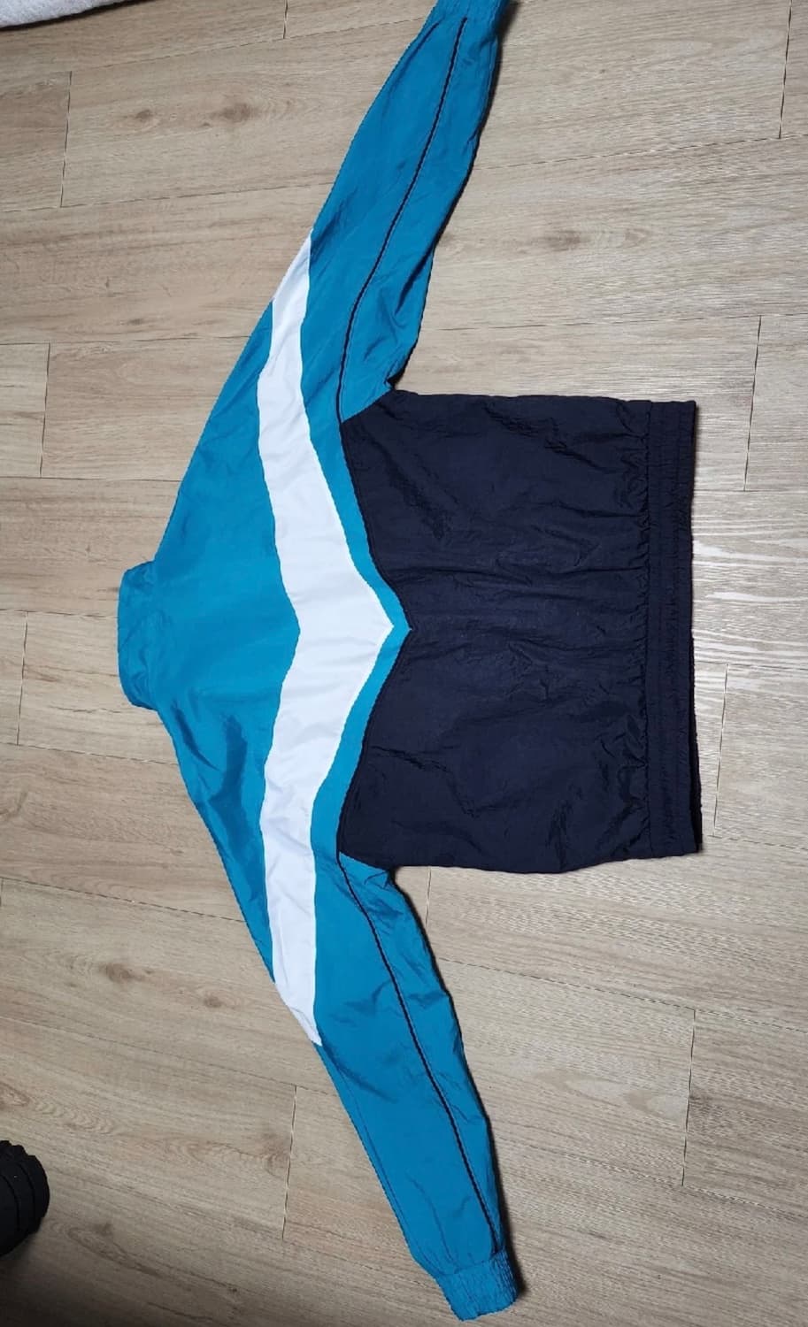 약한영웅 최현욱 안수호 언더아머 바람막이  상품이미지2