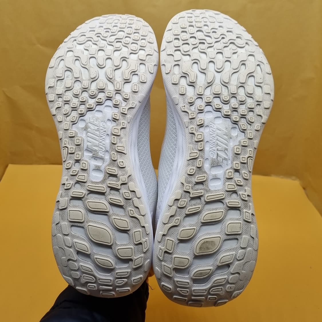 나이키 레볼루션6 남성운동화275  상품이미지3