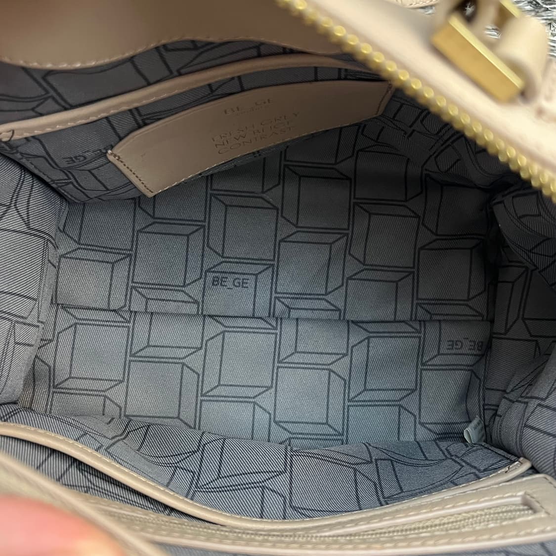 BE_GE 비이지이 여성 소가죽 숄더백 상품이미지5